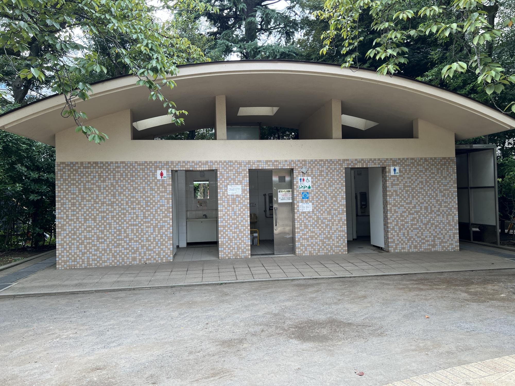 新宿区立白銀公園