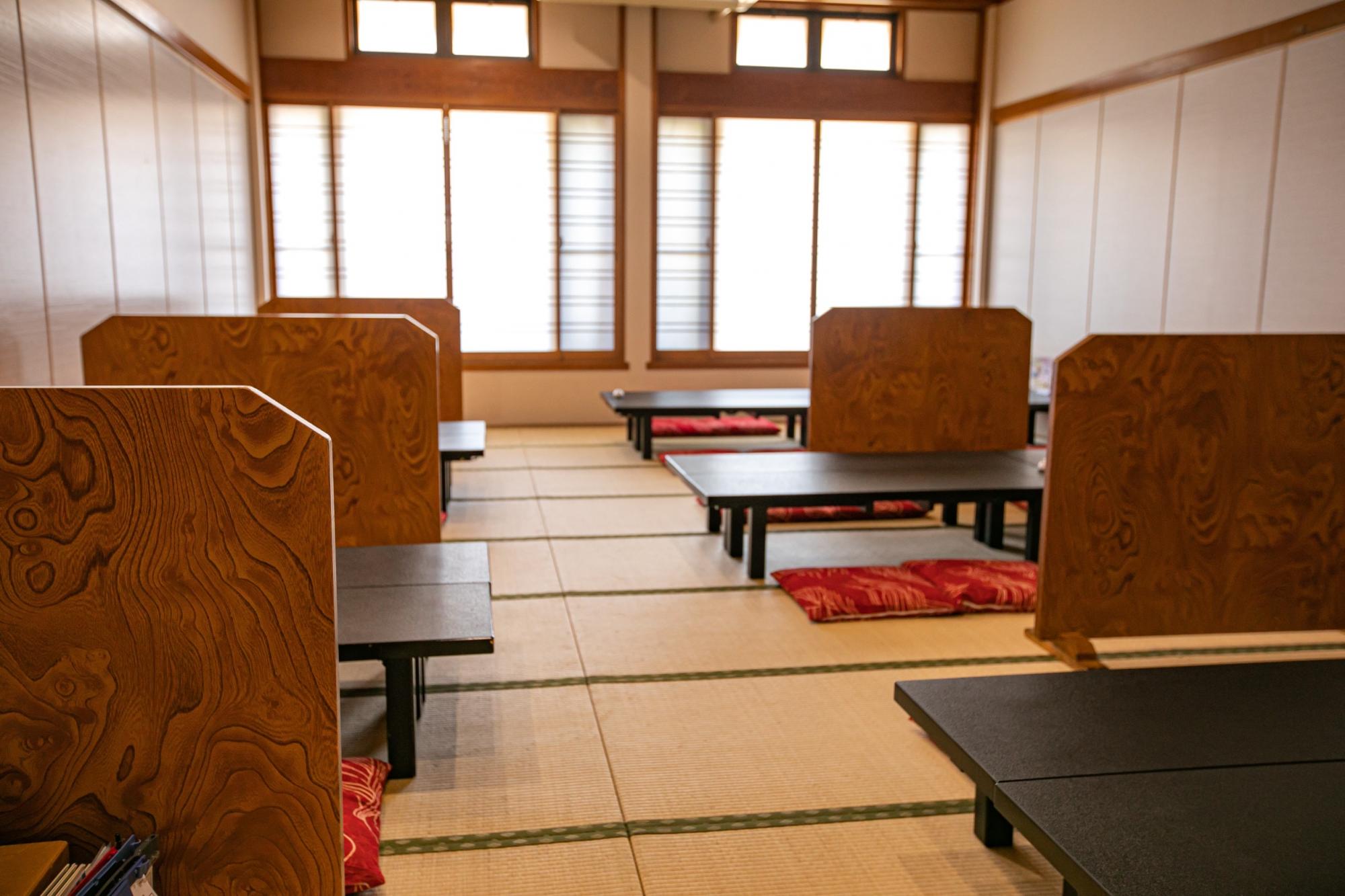 天然にがり寄せ豆冨と釜めし 魚信