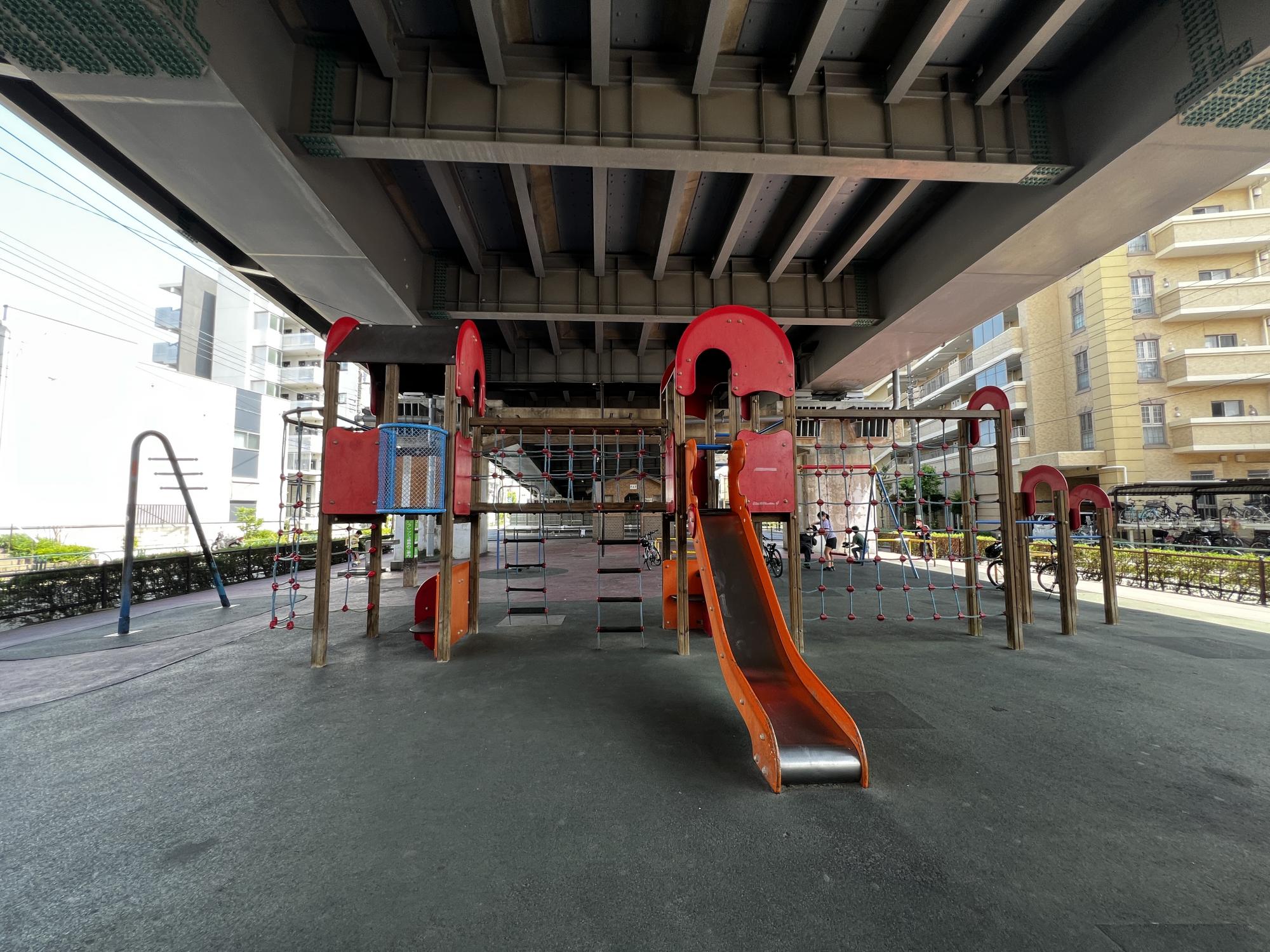 環七高架下南児童遊園