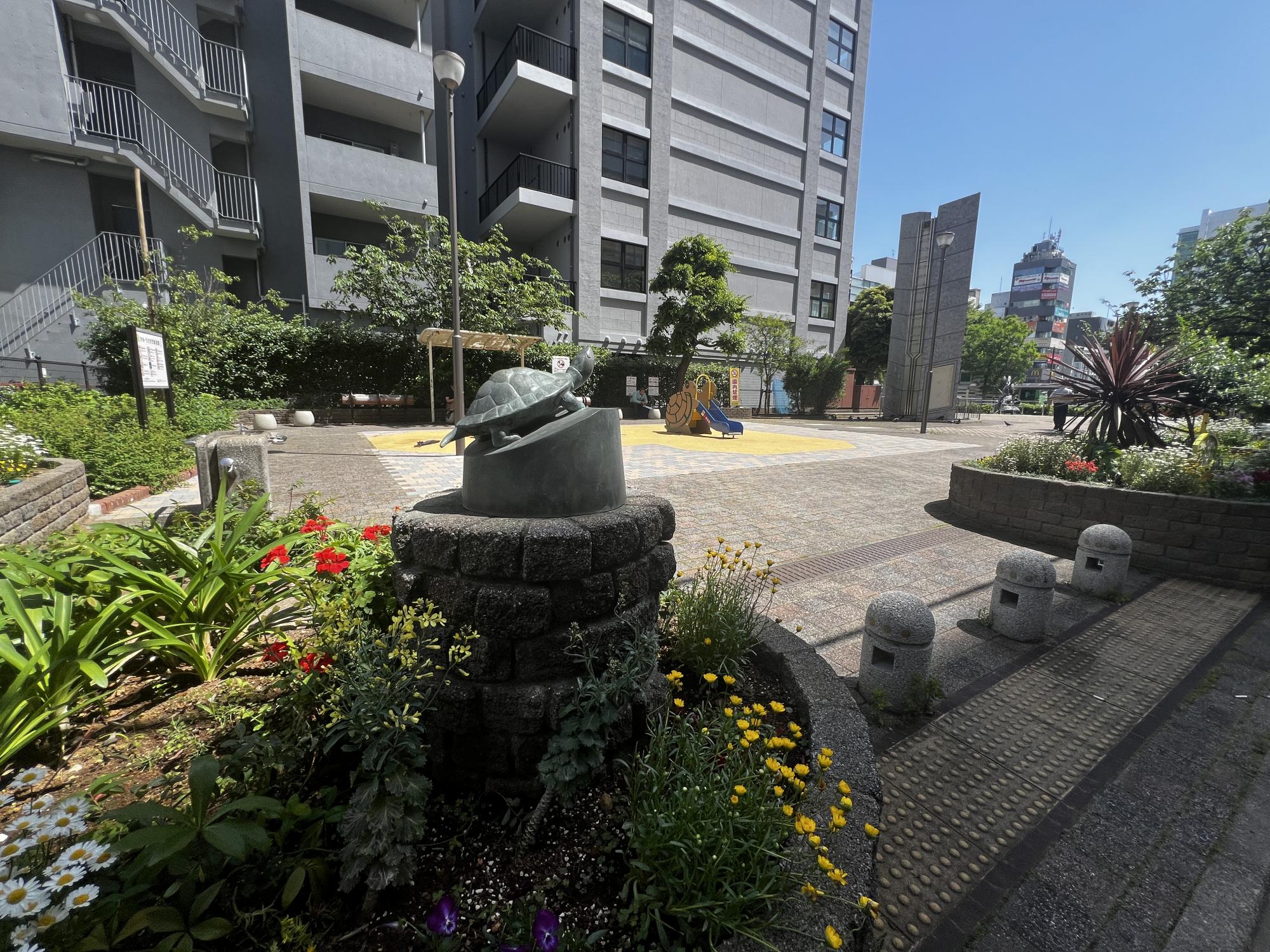 亀戸駅前公園（羽亀公園）＆かめ・うさぎ児童遊園