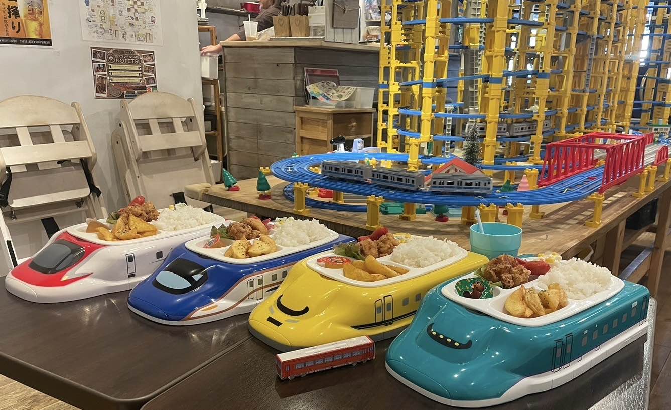 プラレールが走るカフェ子鉄