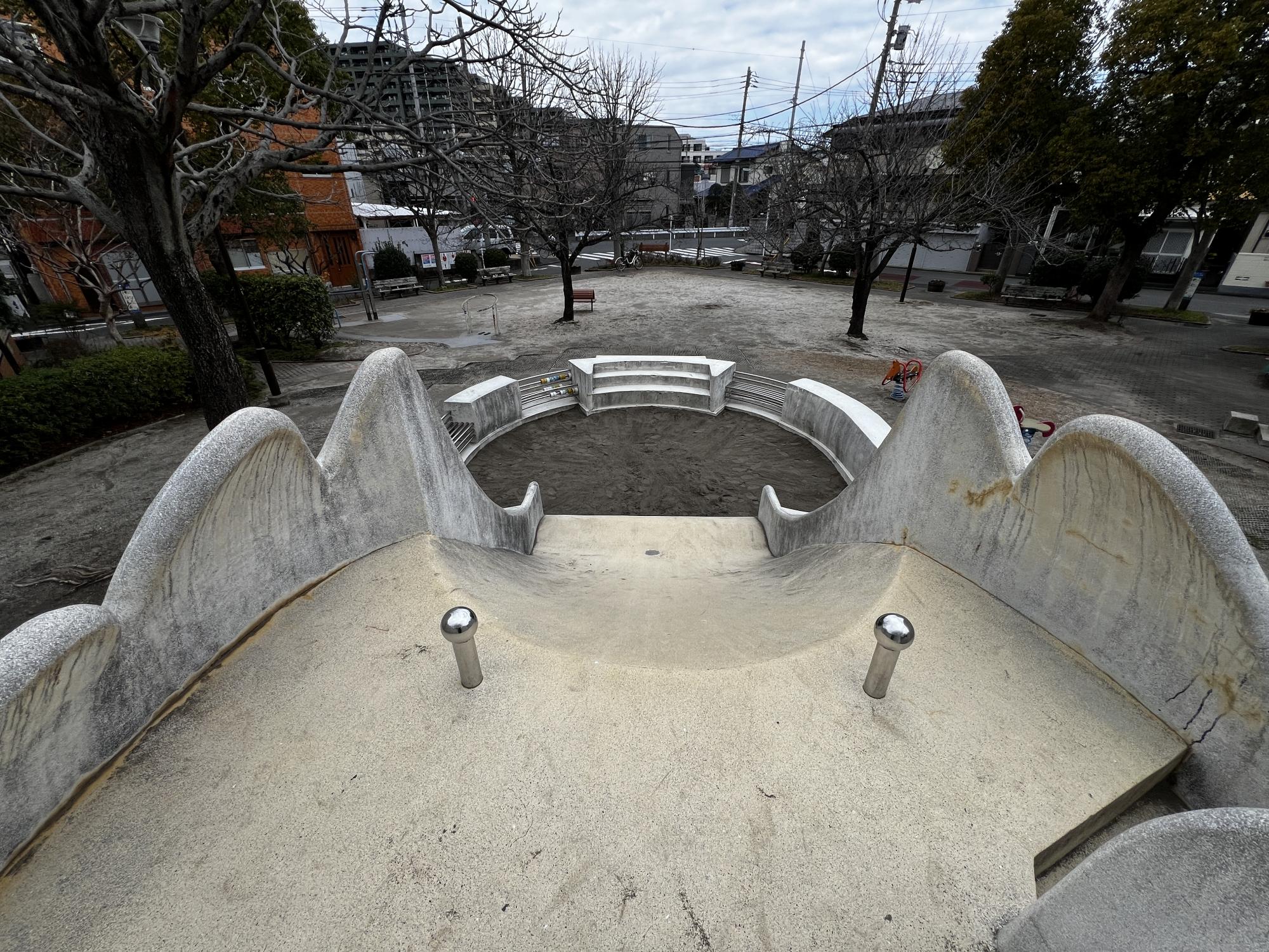 本一色マロニエ公園