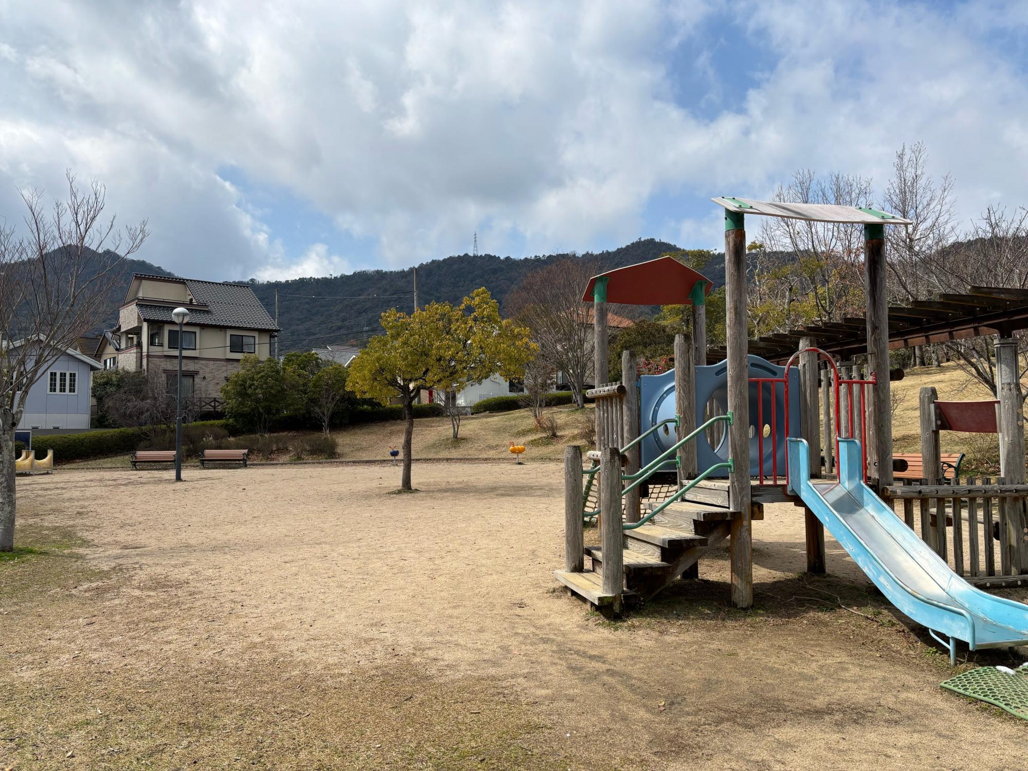 春日野中央公園