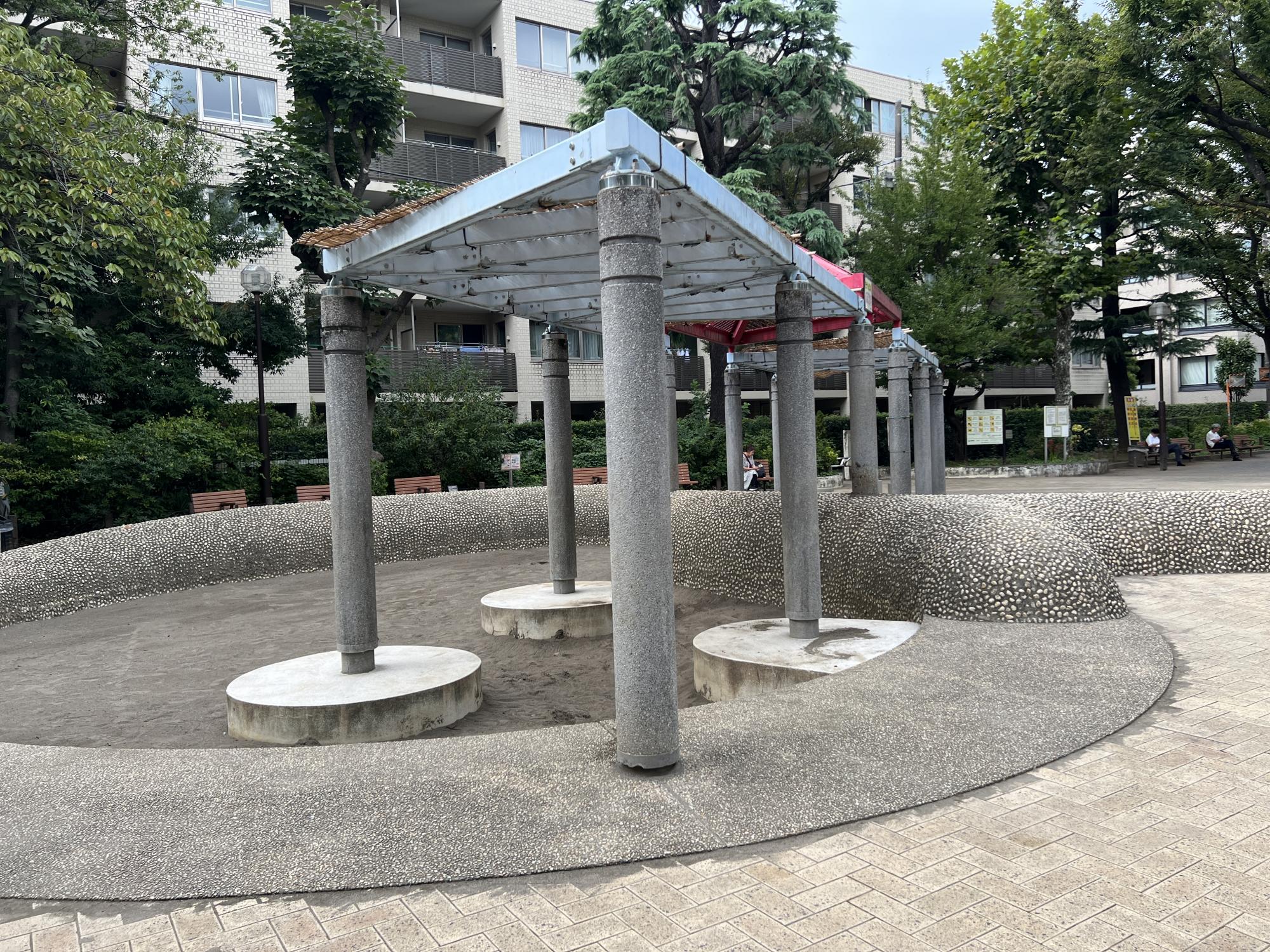 新宿区立白銀公園