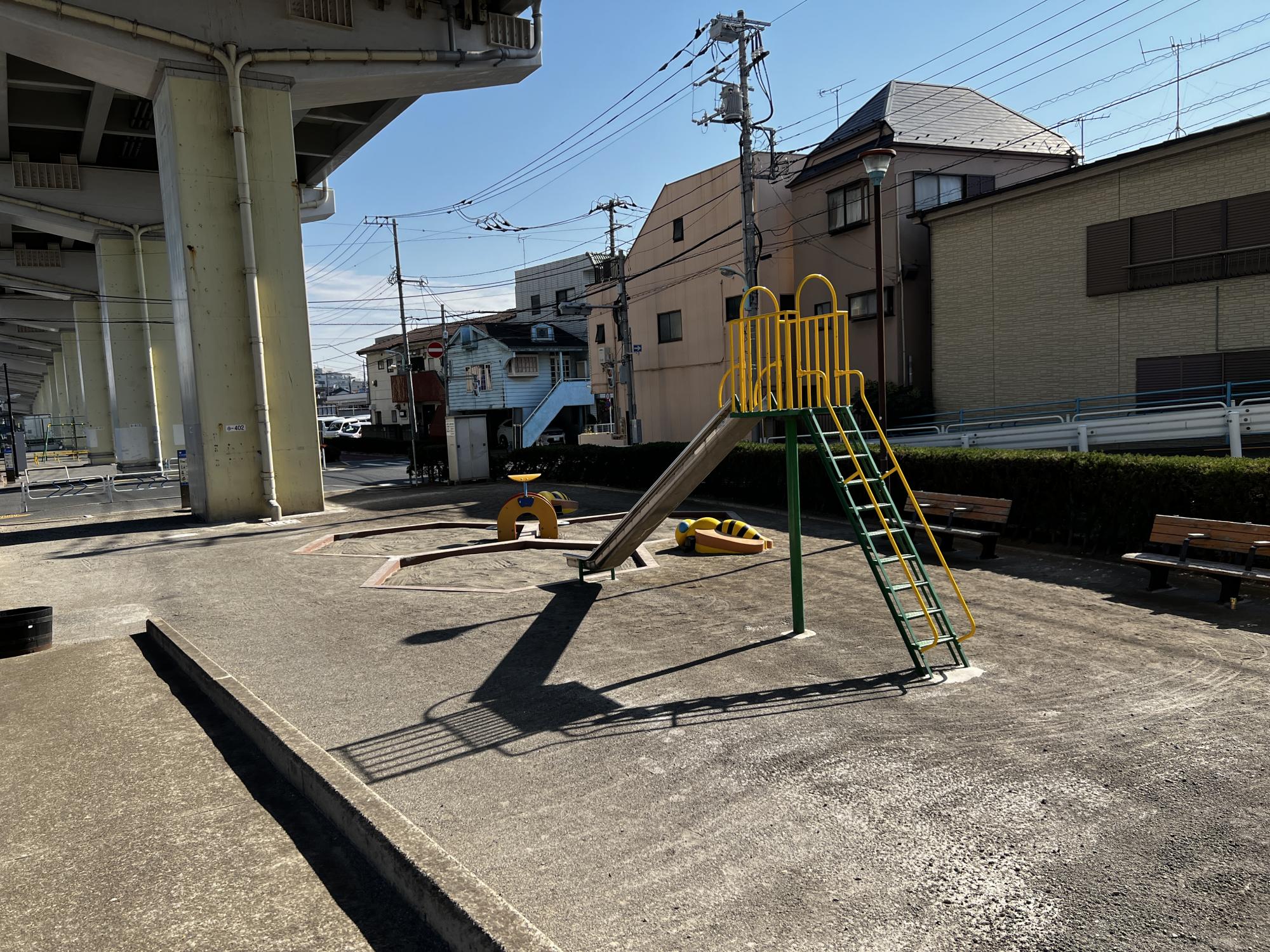 みつばち児童遊園