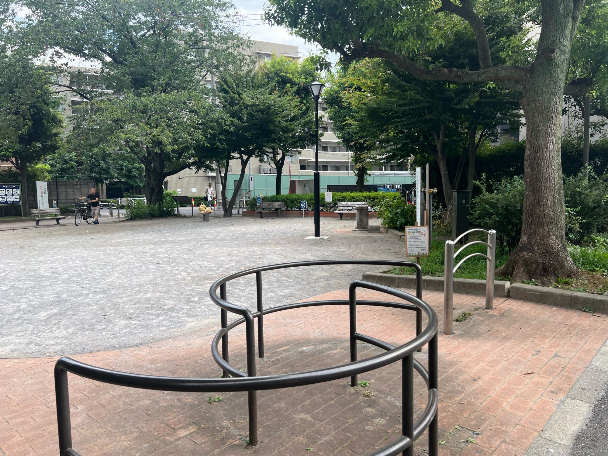 本蓮沼駅前いずみ公園