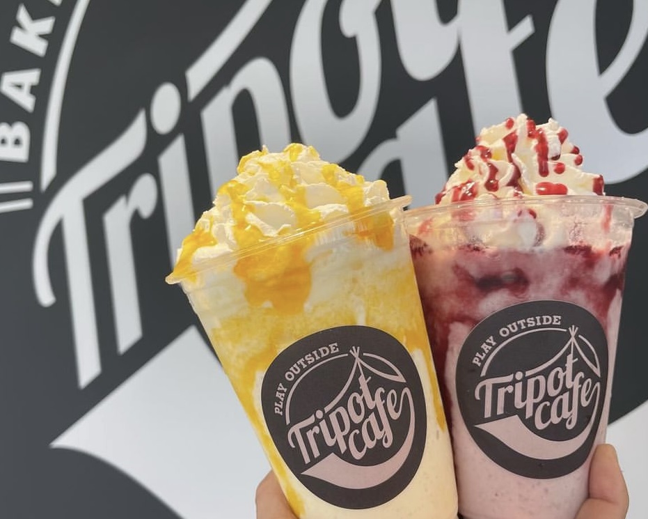 Tripot cafe BAKE stand 布袋駅