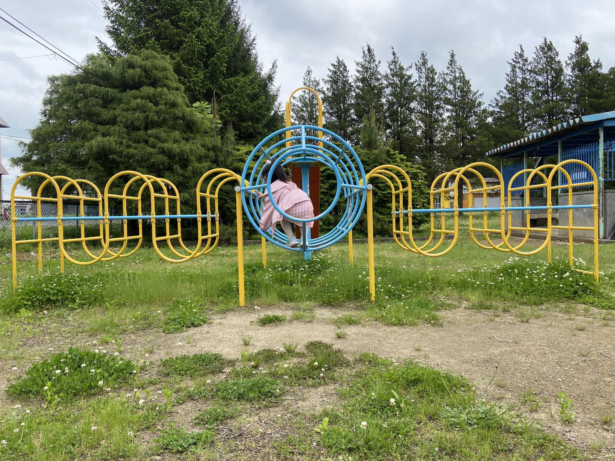 鳥海柳児童公園