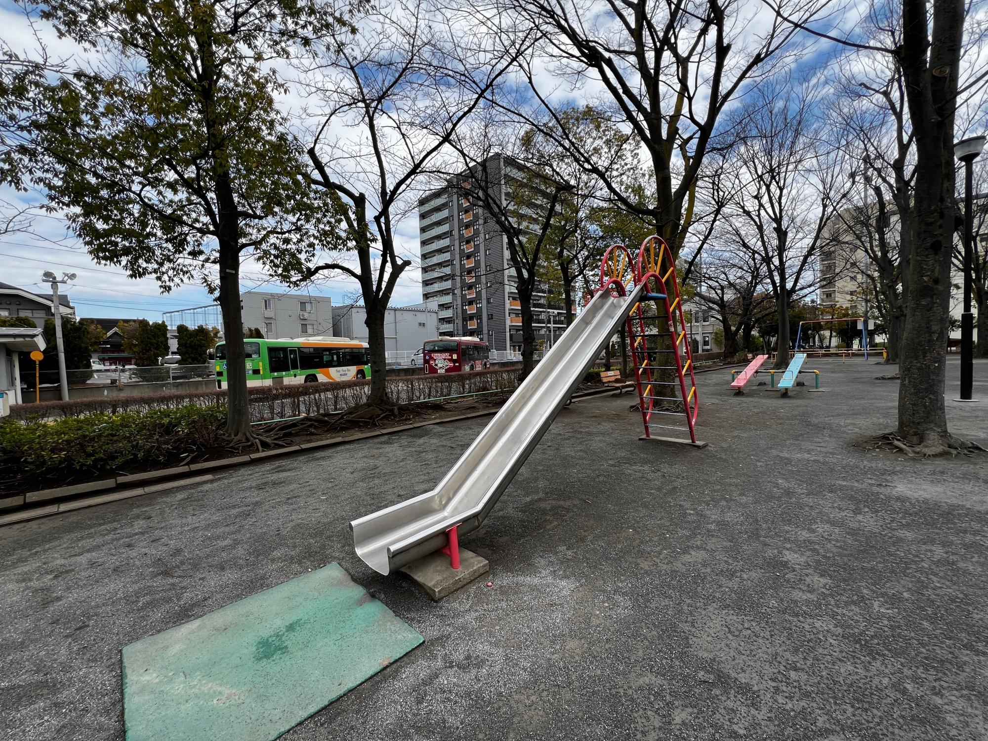 東新小岩二丁目公園