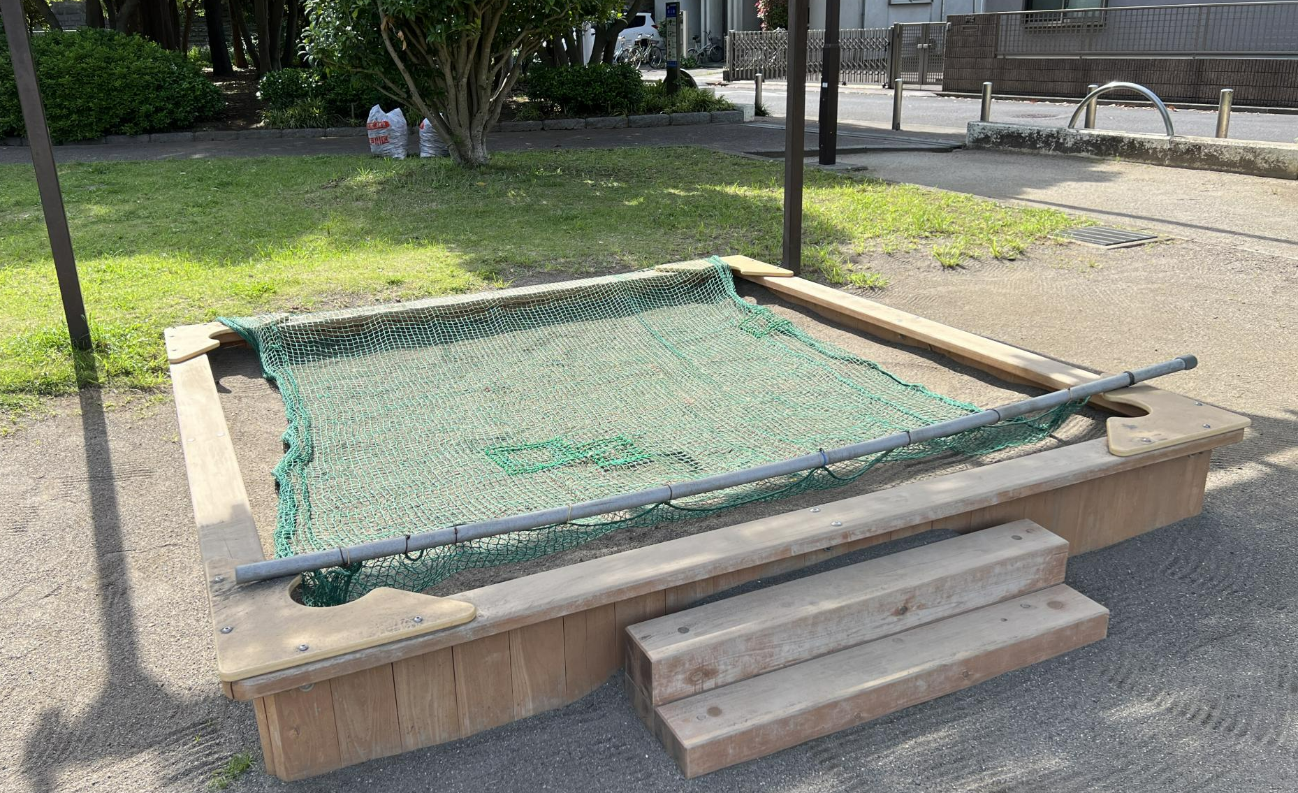 雷（いかずち）公園