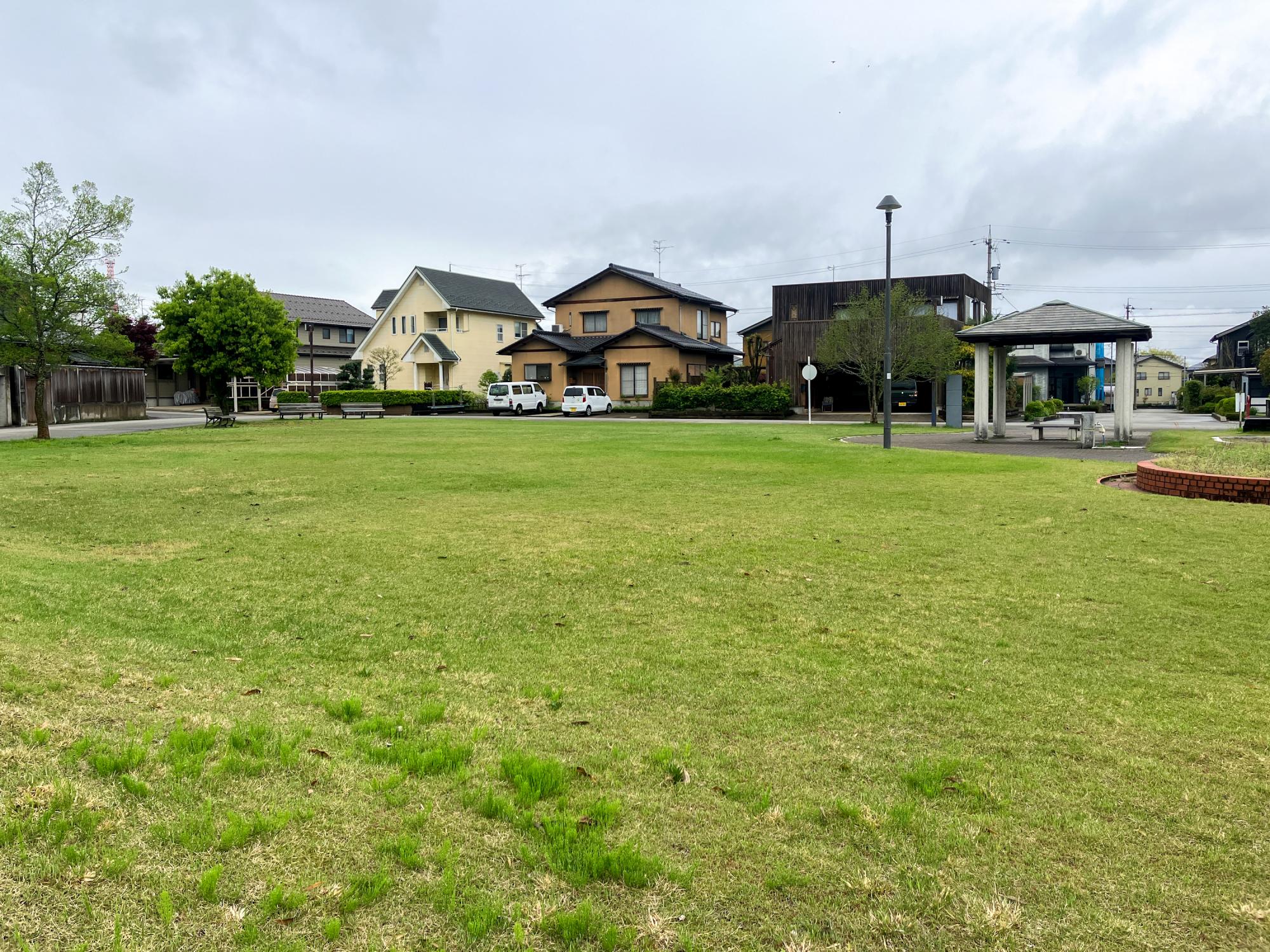 千木野けやき広場