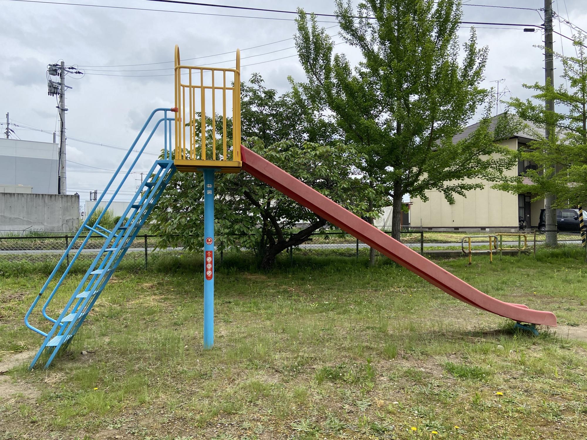 鳥海柳児童公園