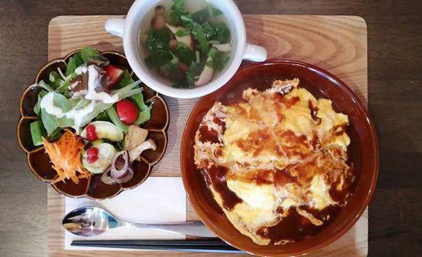 コーヒー・軽食・おやつ　Kissa　F（キッサ　エフ）