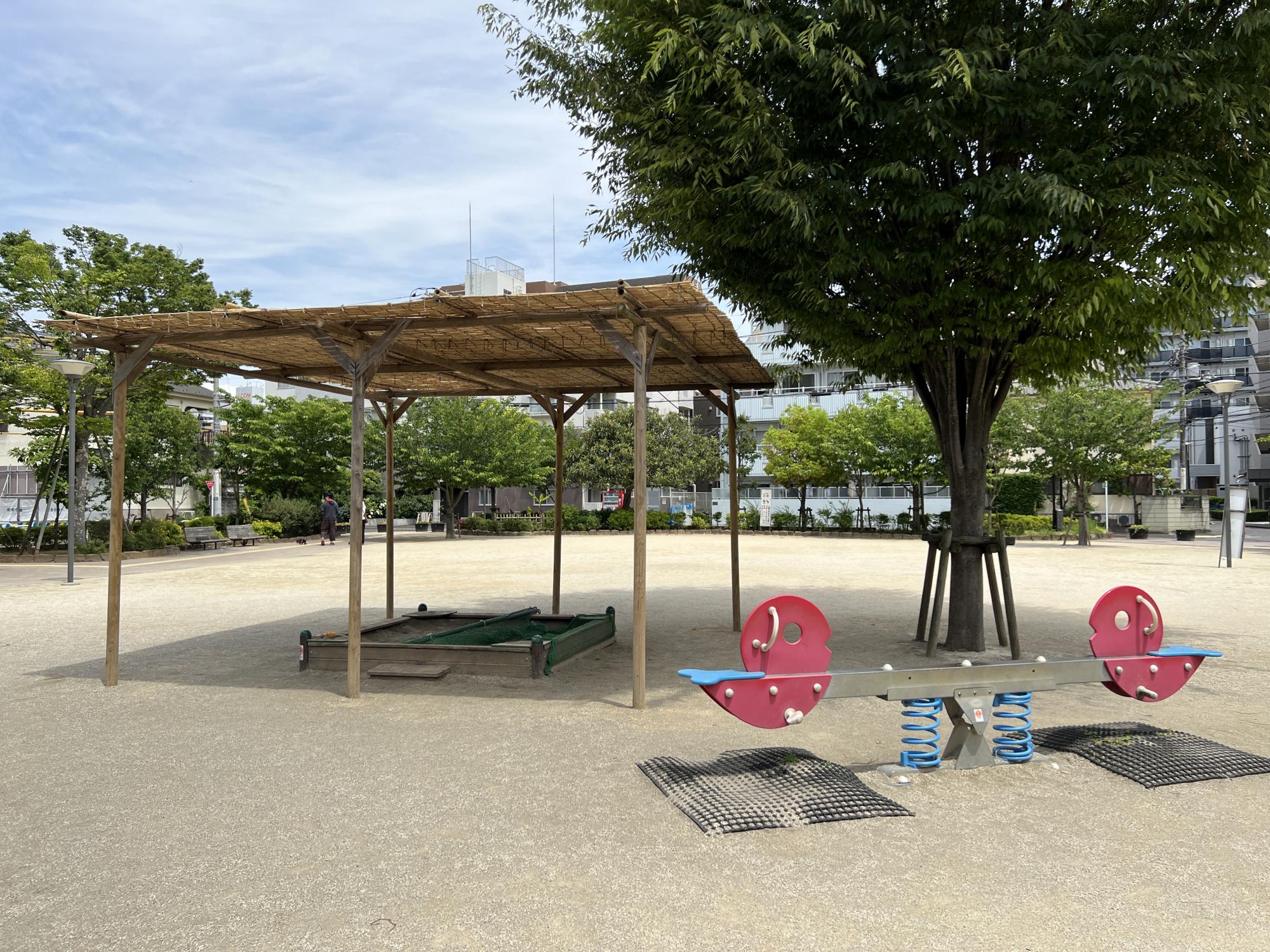 仲町（なかちょう）公園