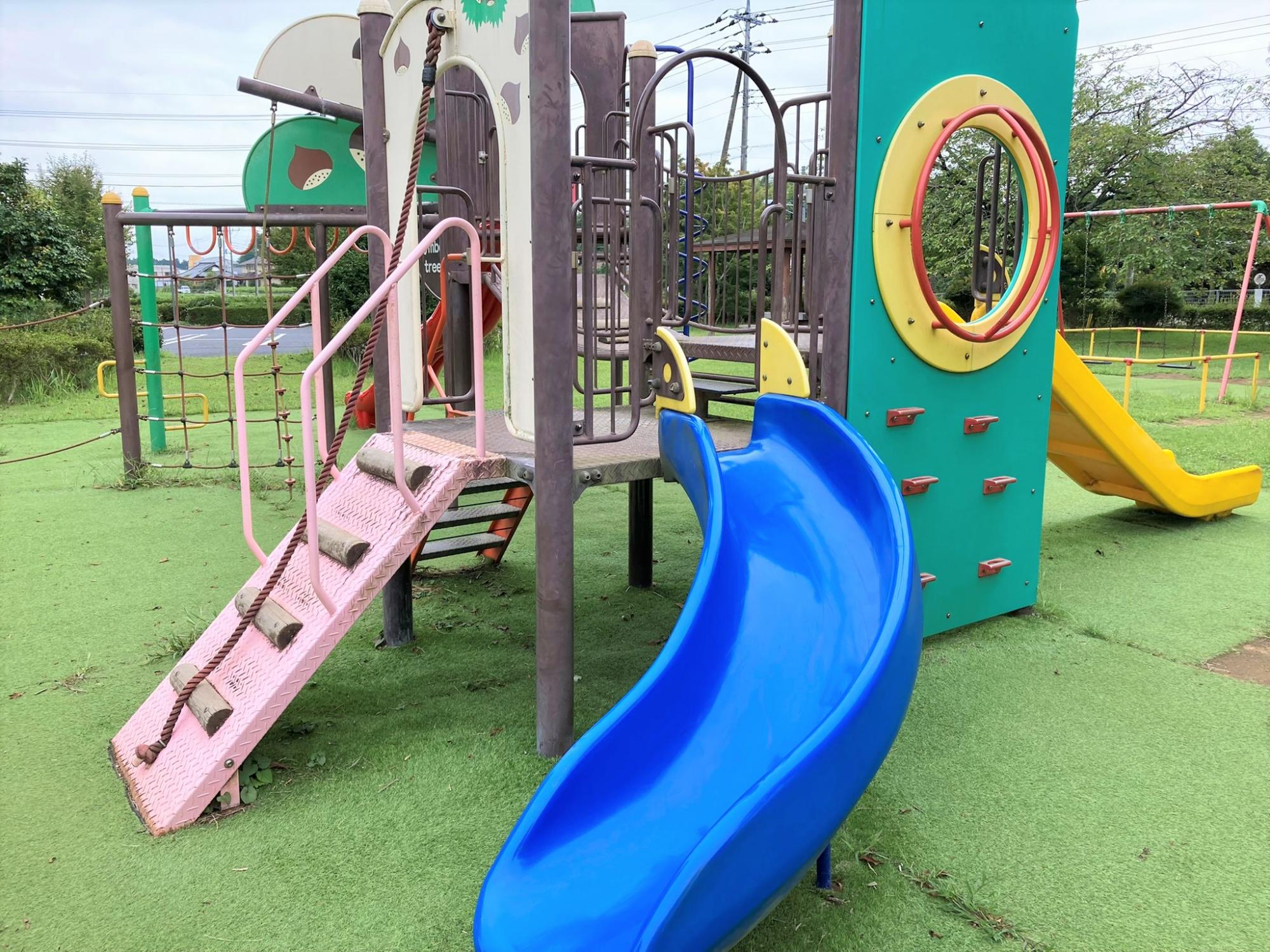 市民センターいわま(遊具広場)