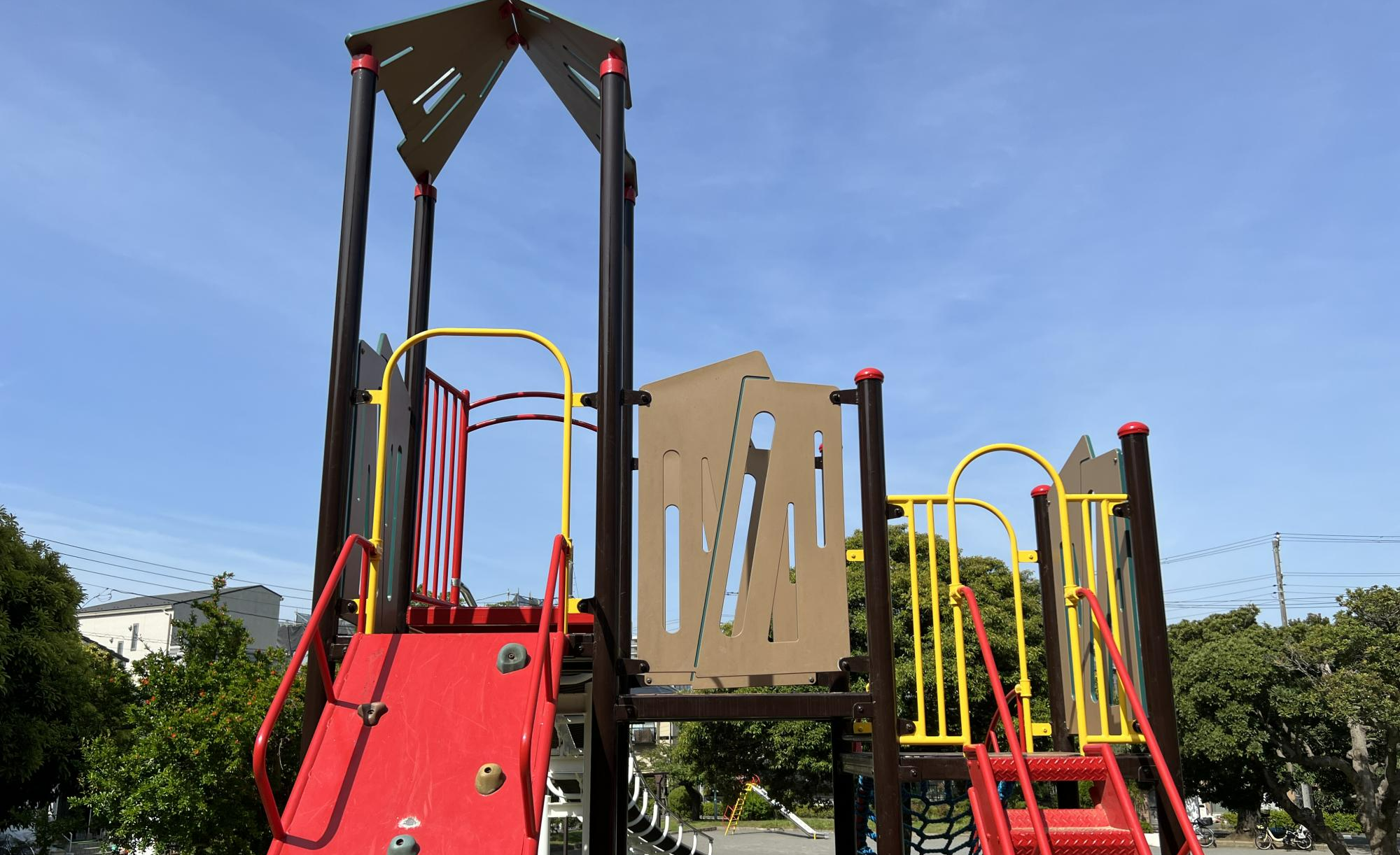 雷（いかずち）公園