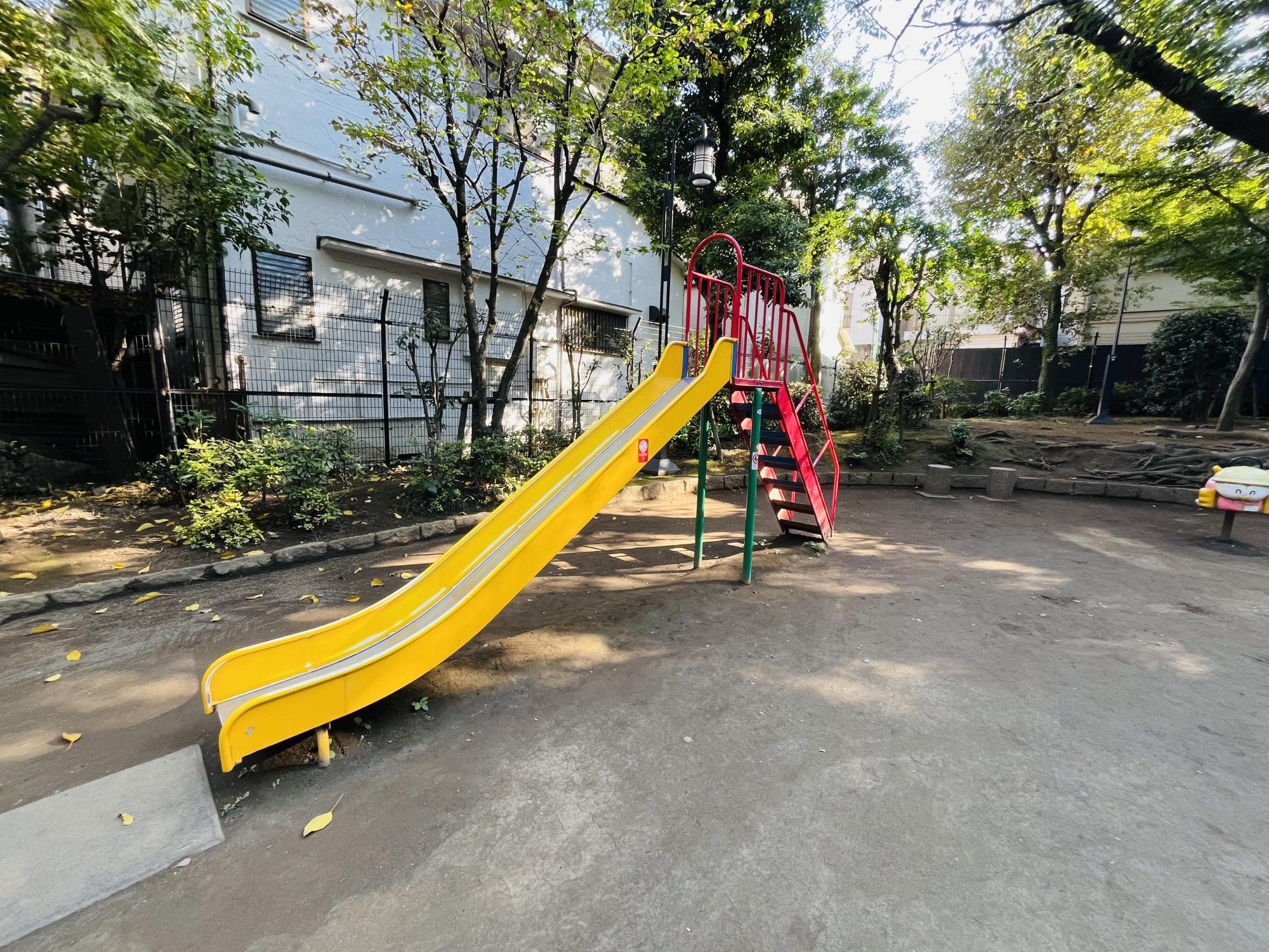 雑司が谷みみずく公園