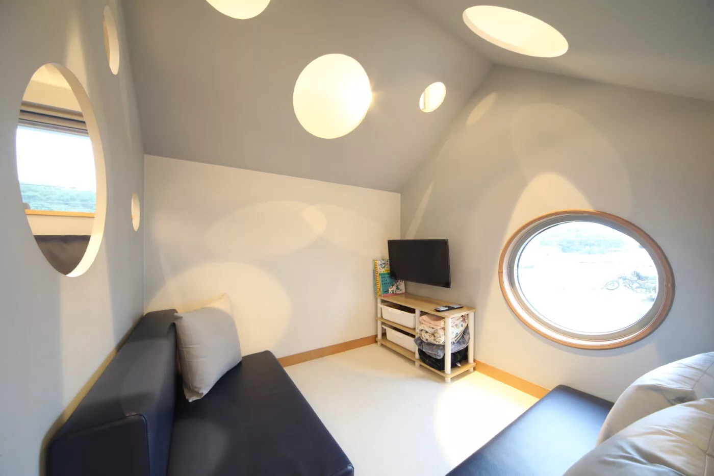 Oniwa De...present coffee