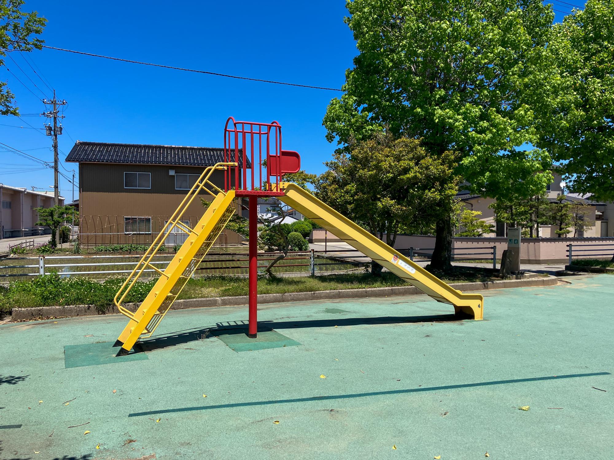 額新保中央公園