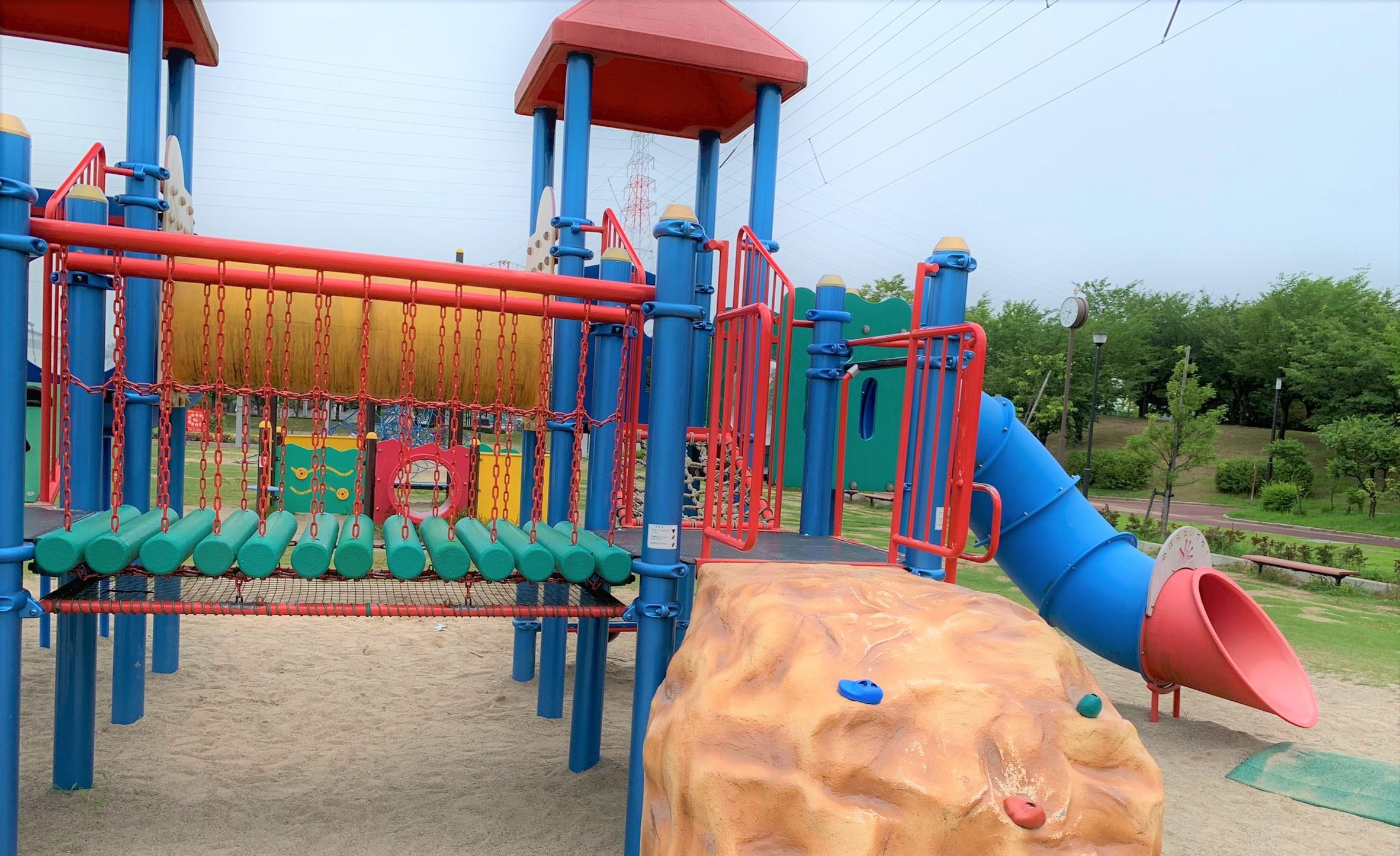 射水 公園｜大島中央公園・屋内遊具場「遊ぼ～館」