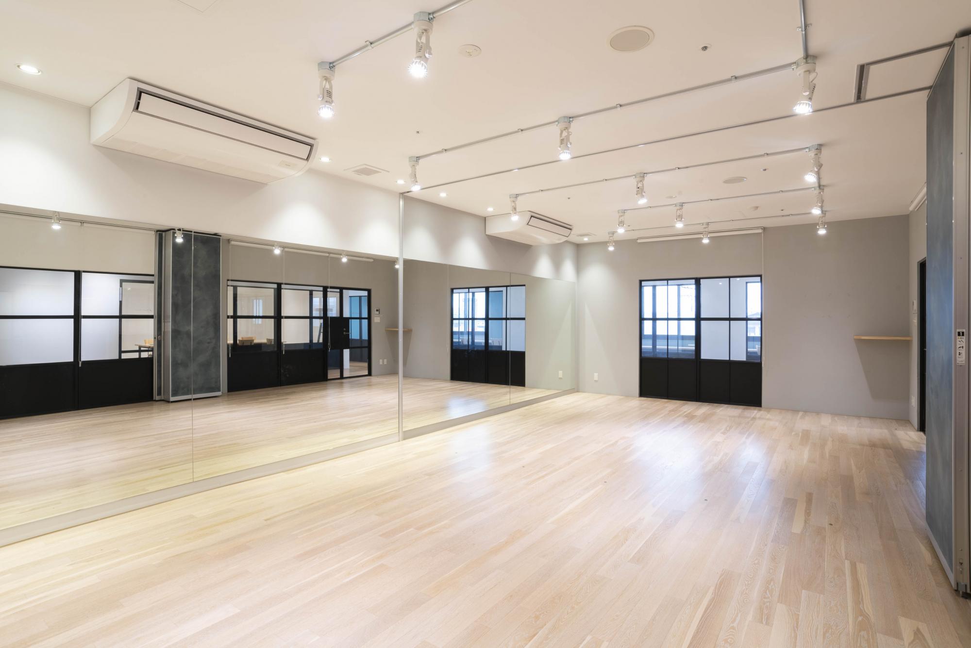 コドモとオヤのコミュニティ広場　ippo（いっぽ）