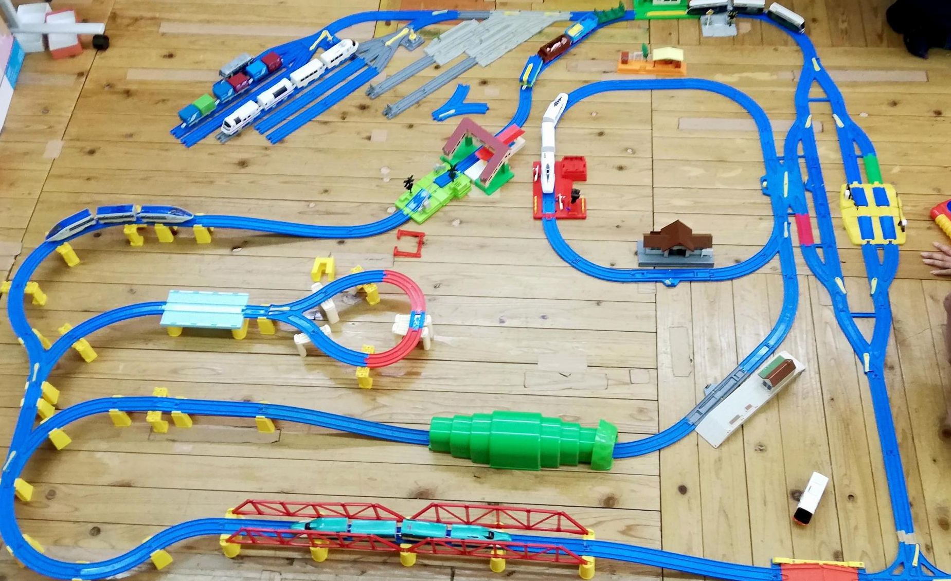 こばとおもちゃのとしょかん