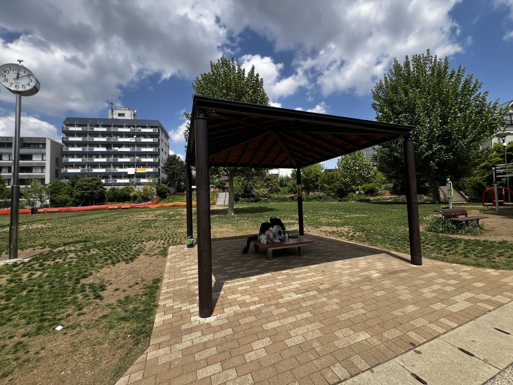 中野区立本二東郷やすらぎ公園