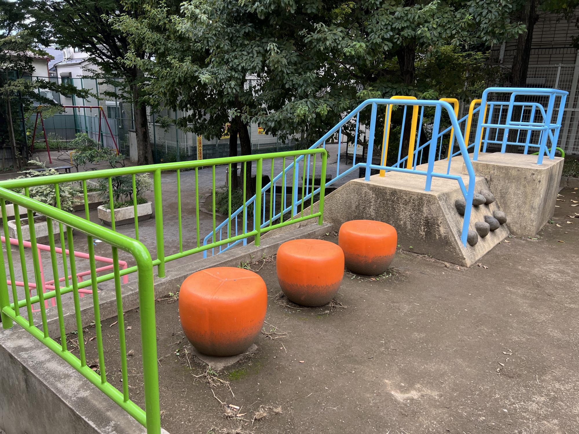 新宿区立早稲田公園