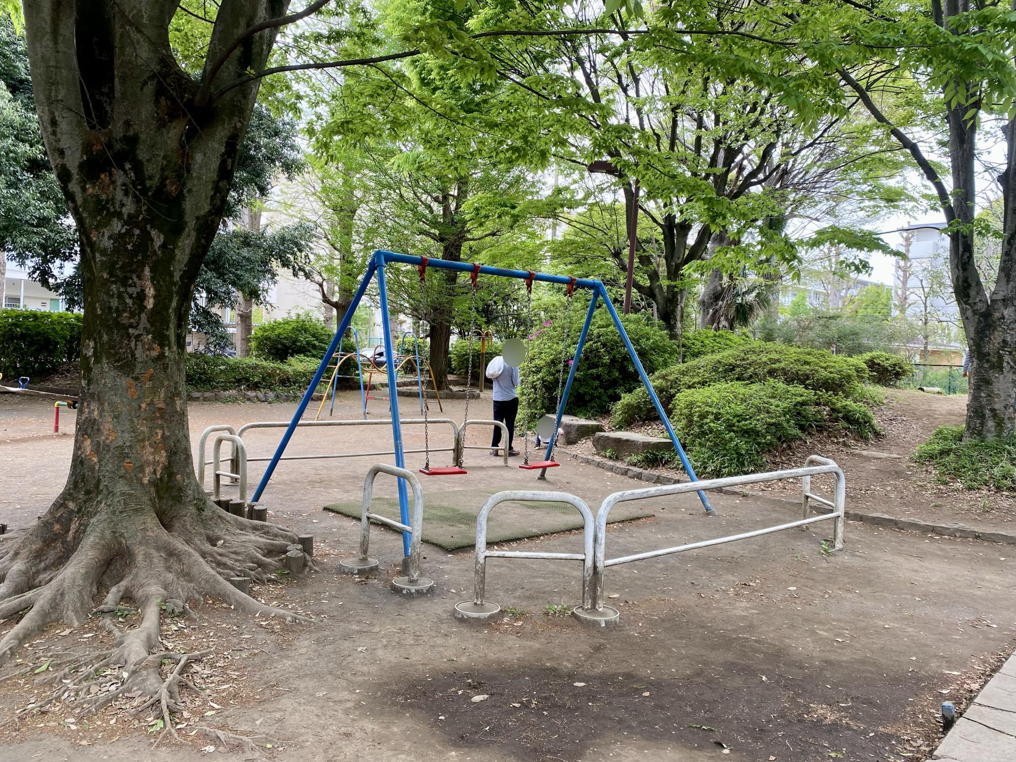 谷戸イチョウ公園