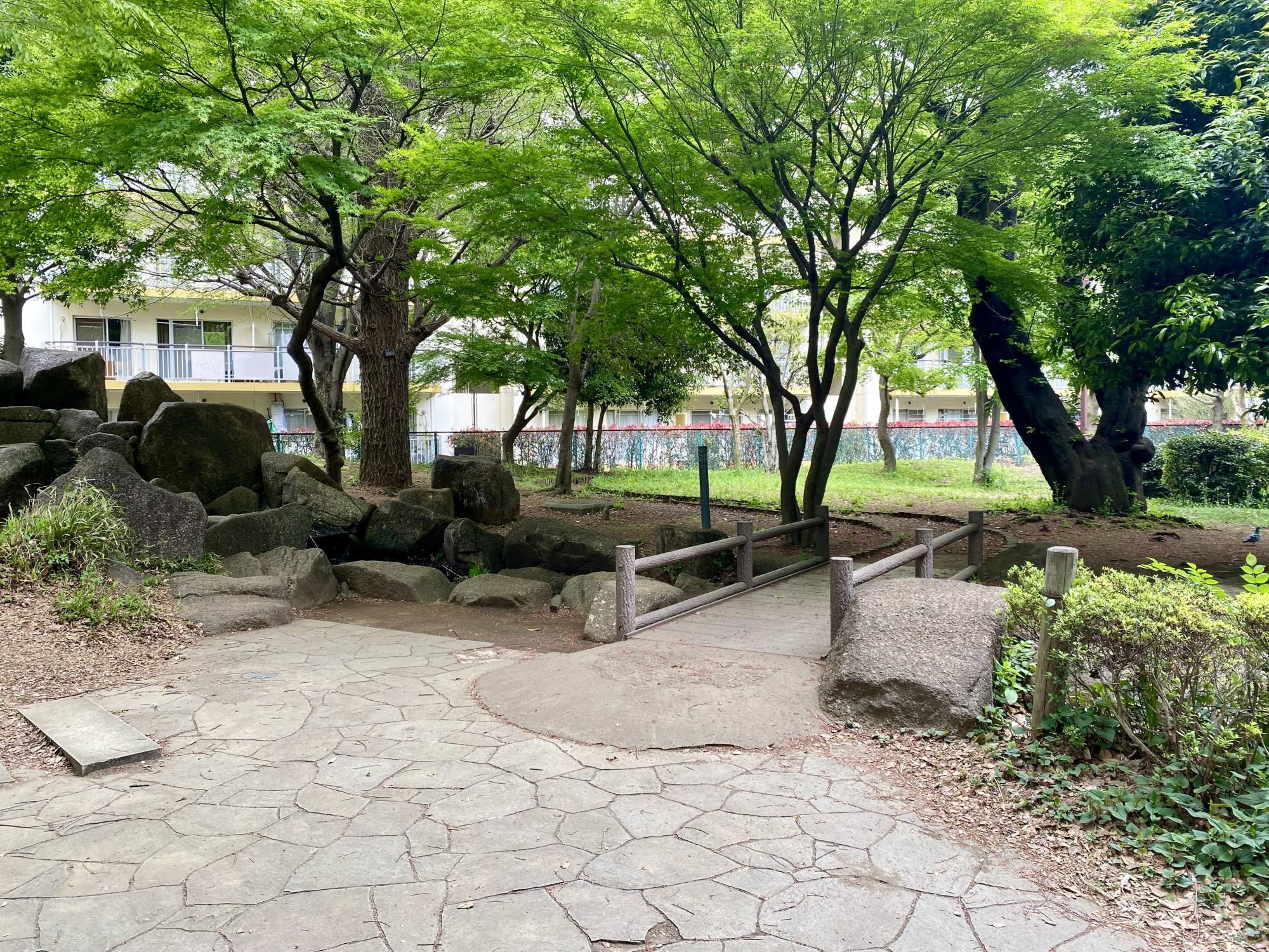 谷戸イチョウ公園