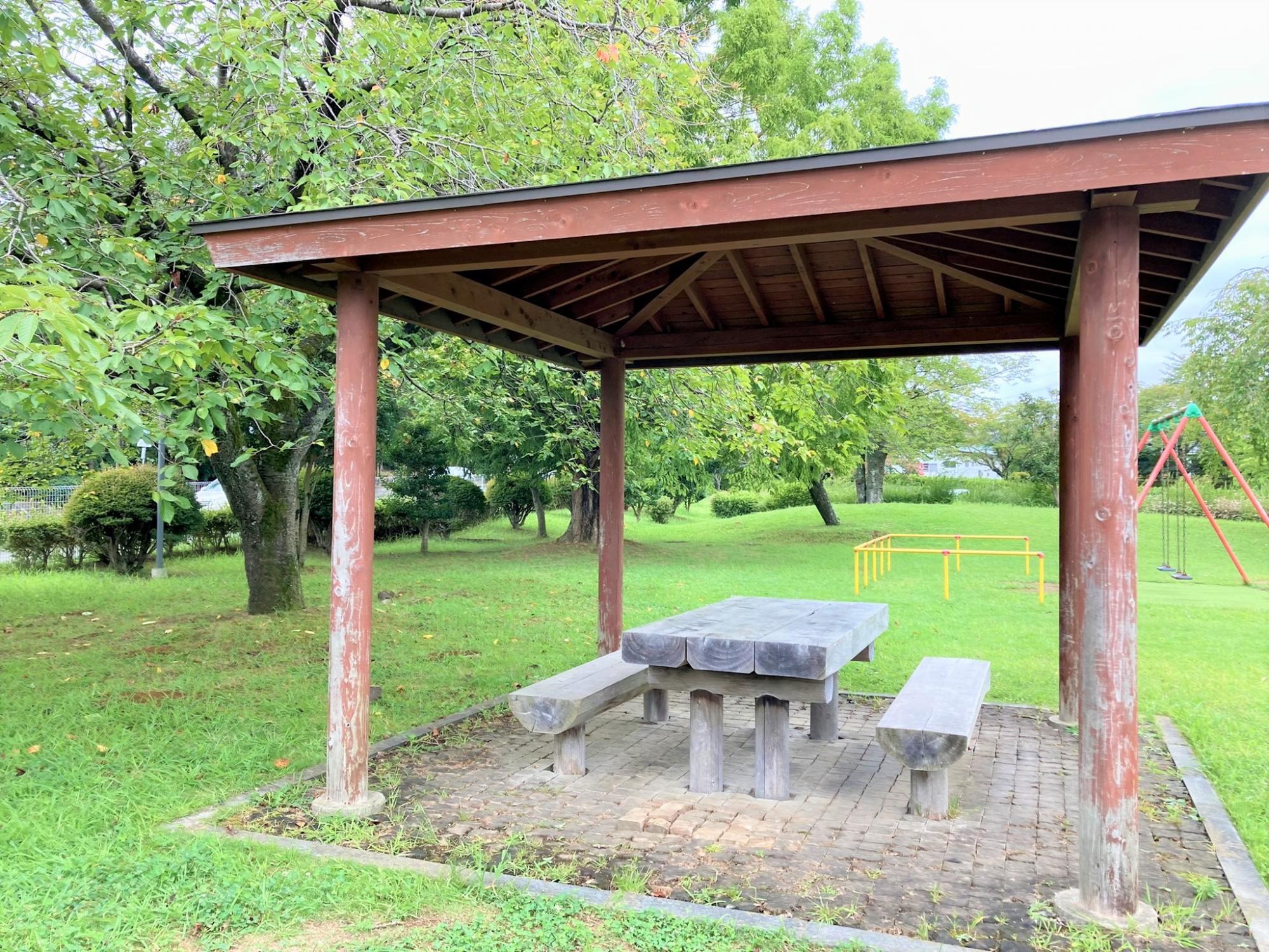 市民センターいわま(遊具広場)