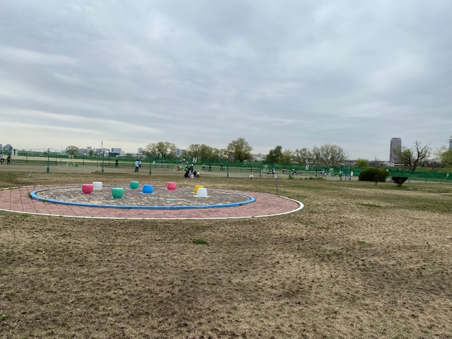 多摩川ガス橋緑地公園&桜並木