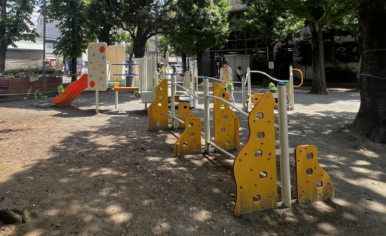 中野区立早稲田通り公園