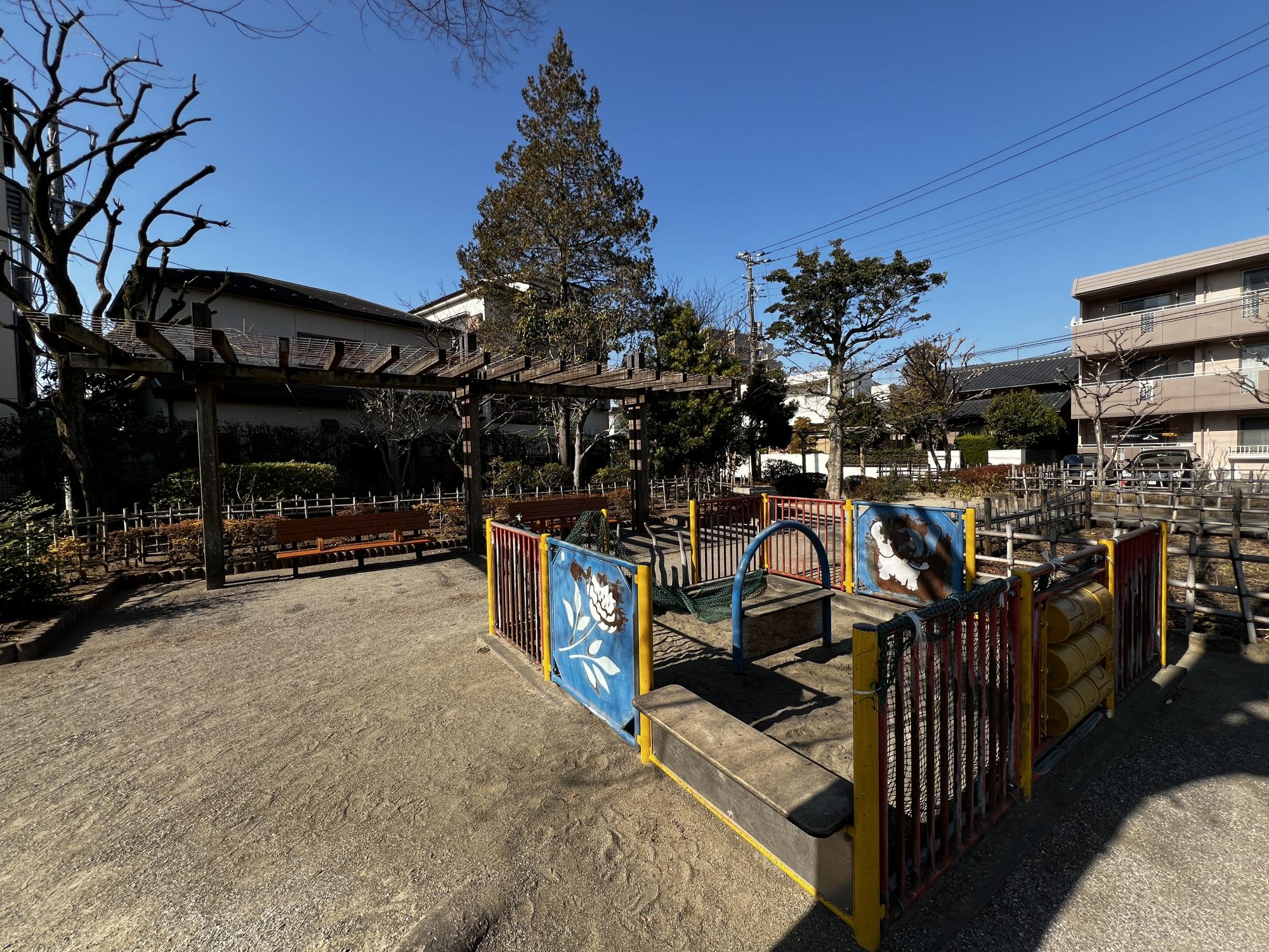 江戸川区立新堀しゃくやく公園