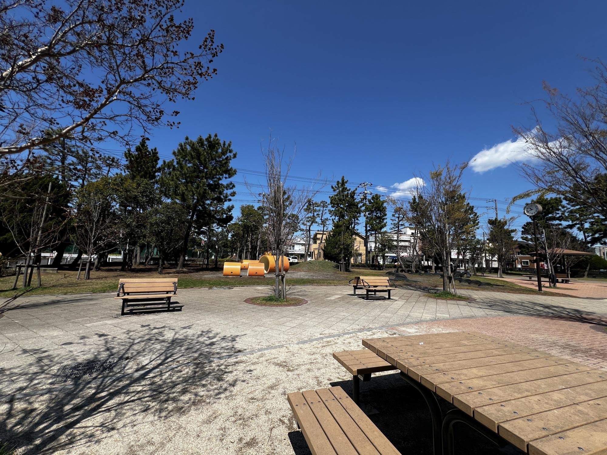 富岡第1街区公園（へび公園）