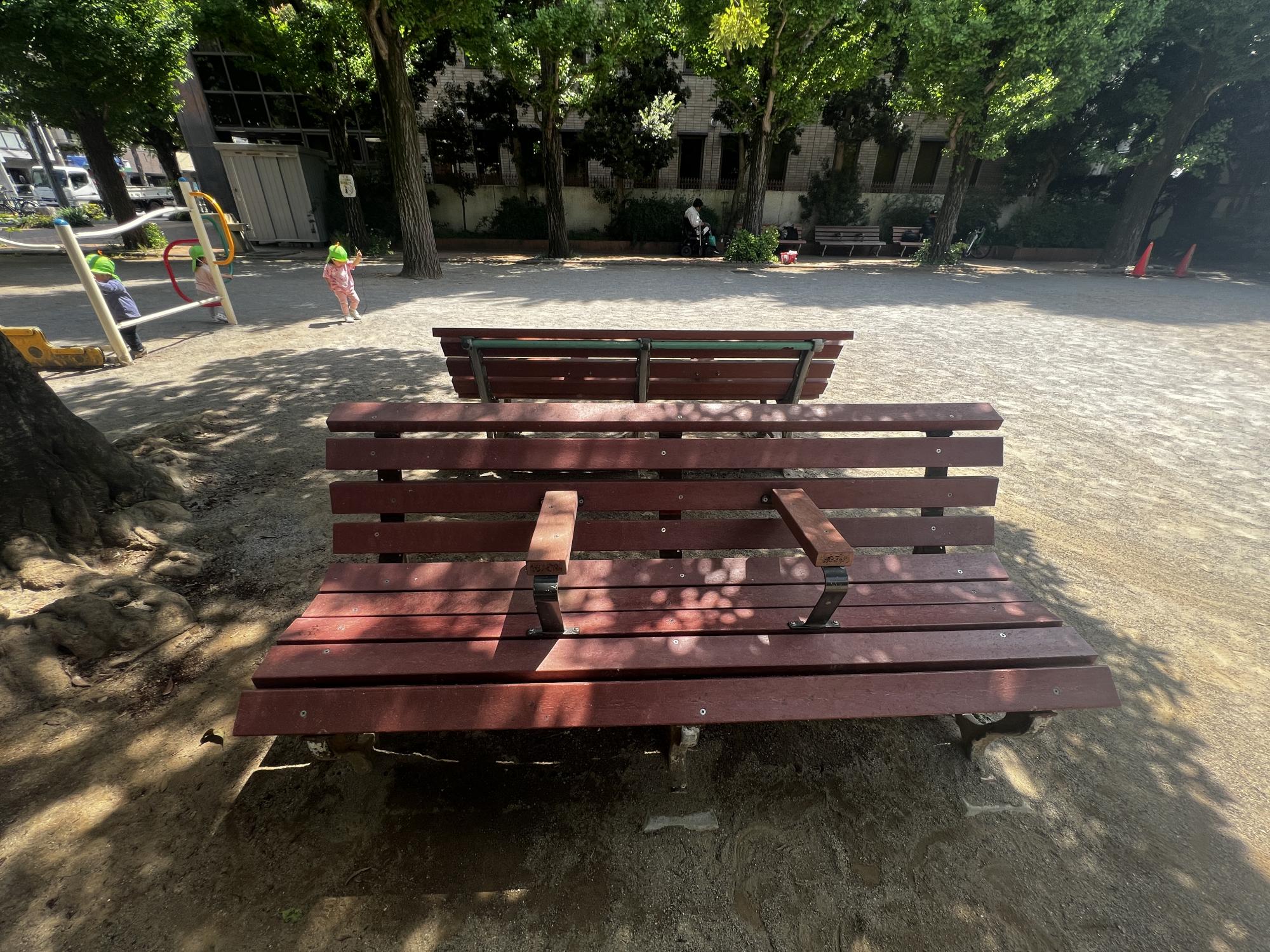 中野区立早稲田通り公園