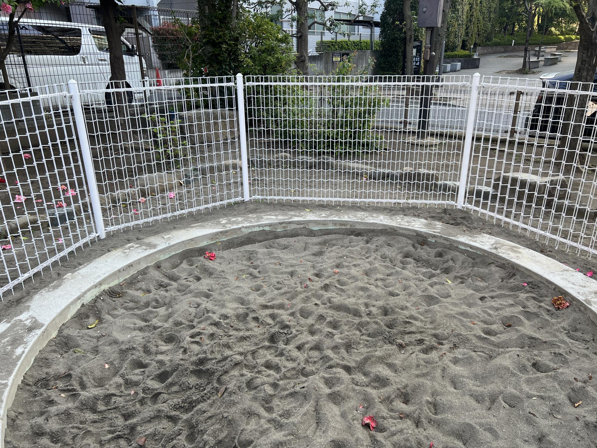 北区立滝野川菊谷(きくたに)児童遊園