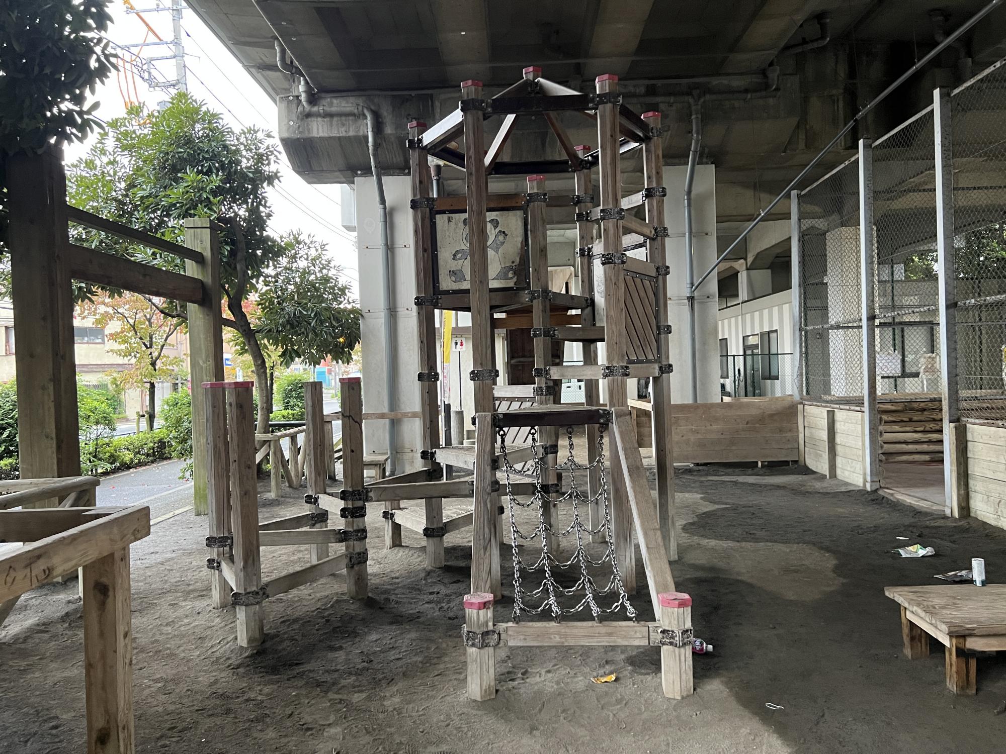 浮間四丁目高架下児童遊園