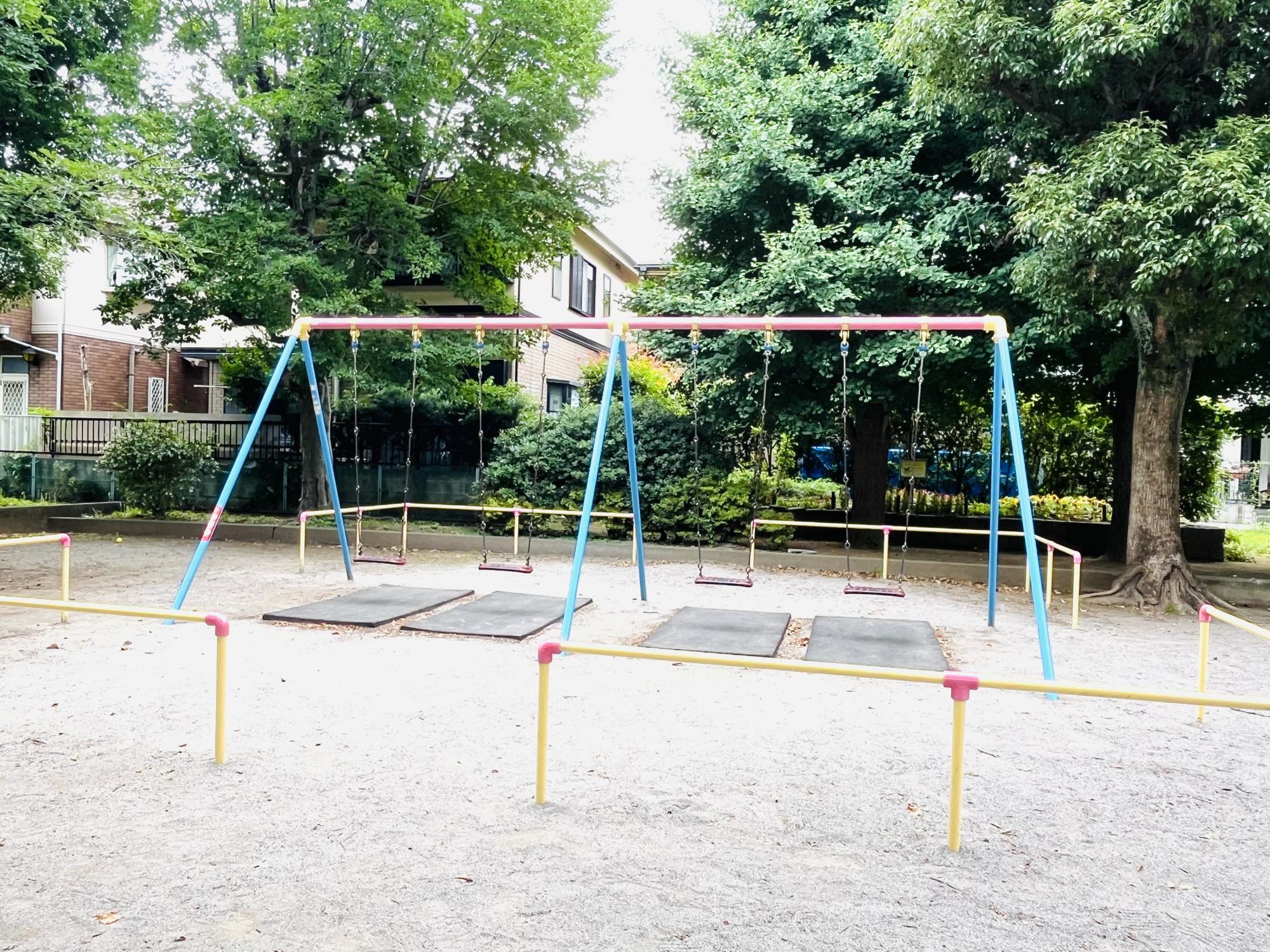 田柄中央児童公園（くじら公園）