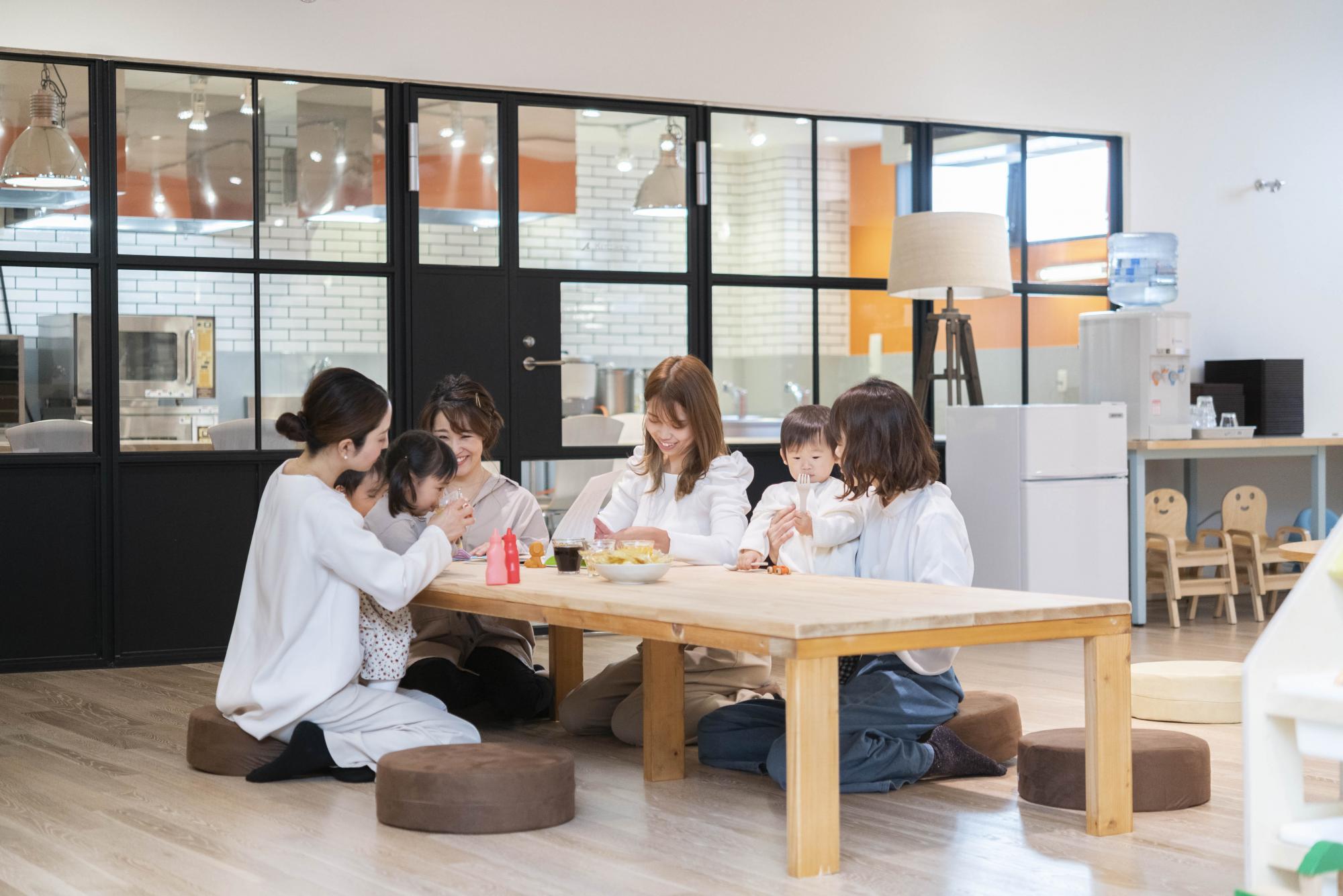 コドモとオヤのコミュニティ広場　ippo（いっぽ）