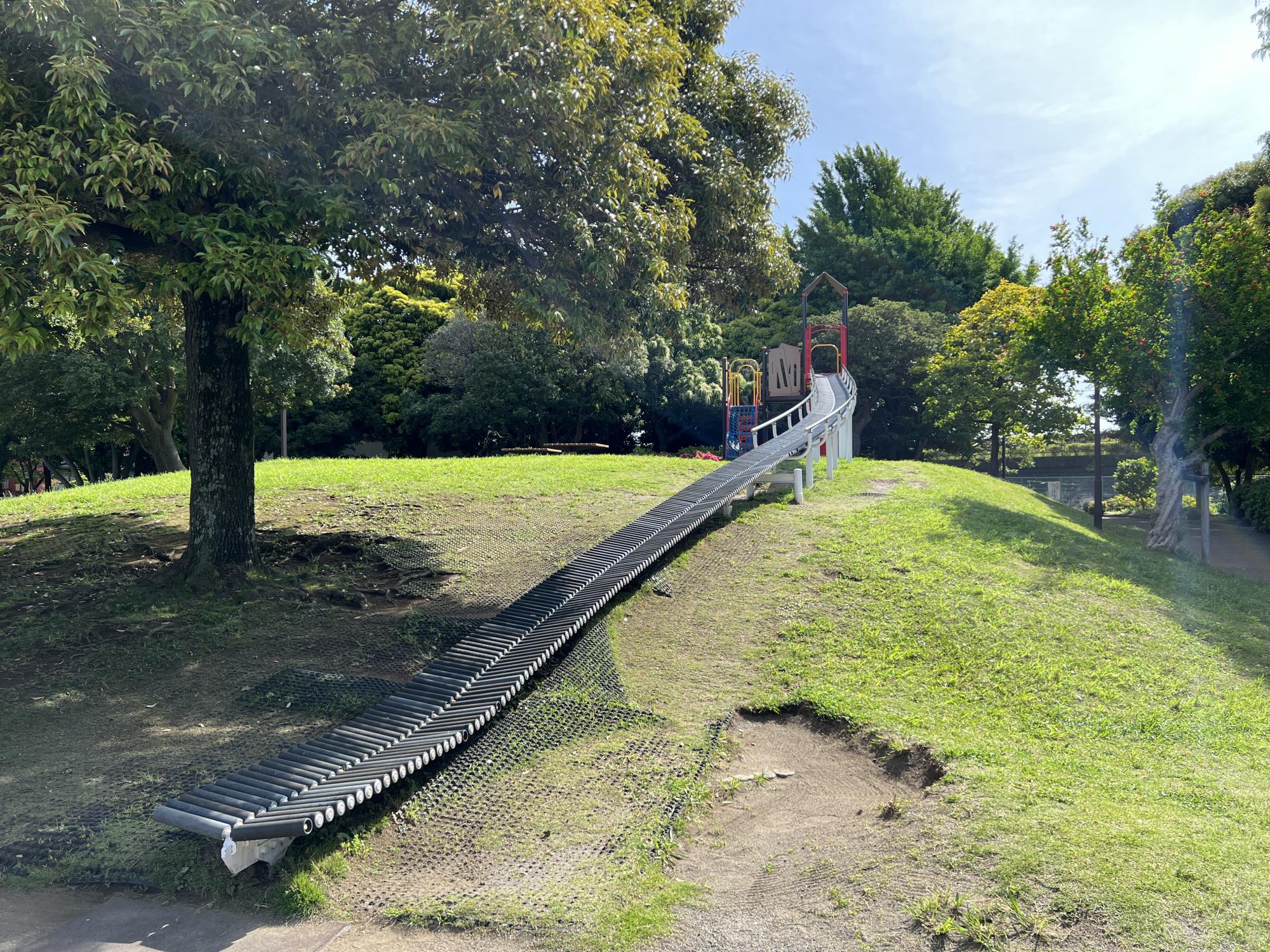 雷（いかずち）公園