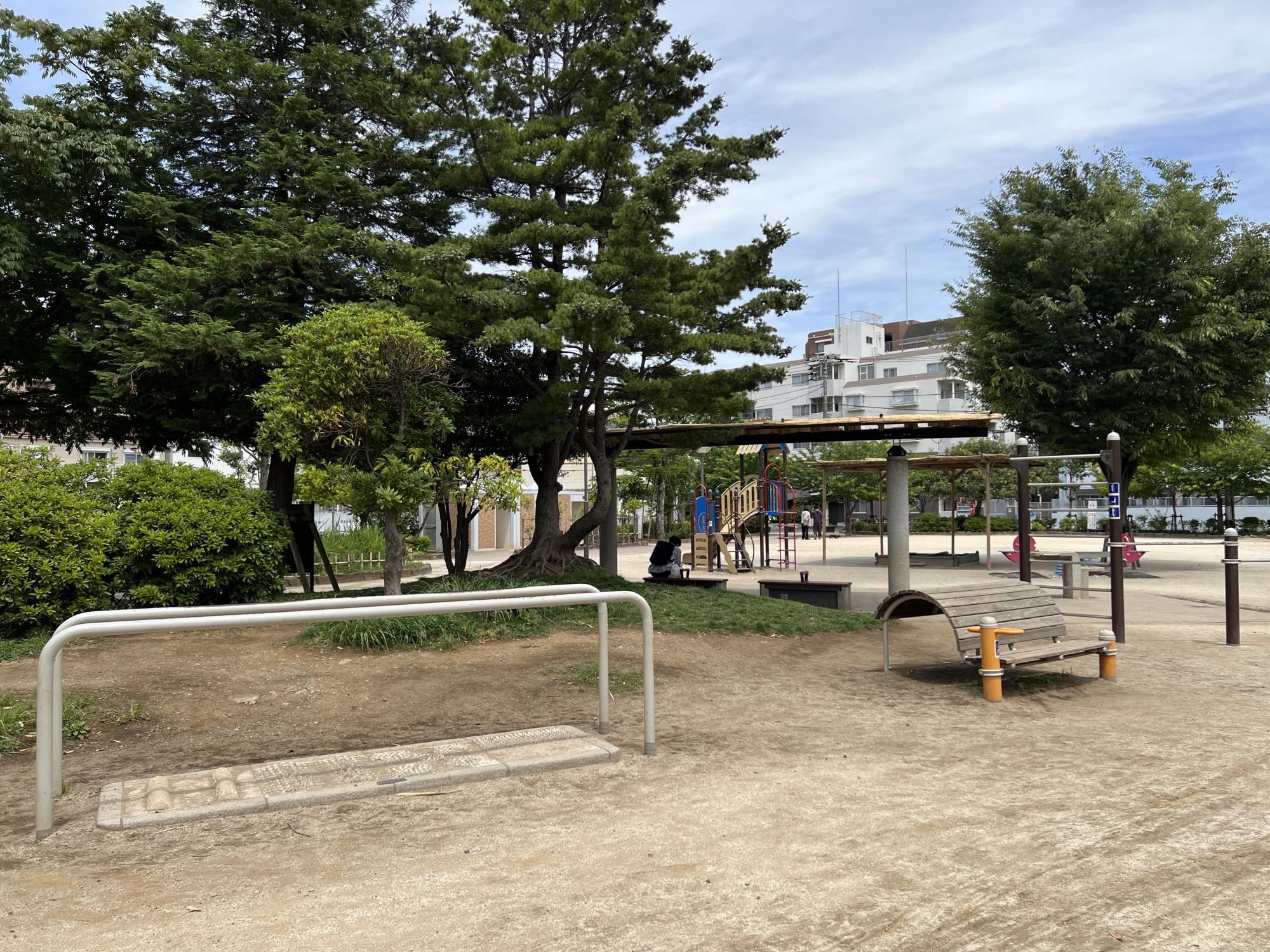 仲町（なかちょう）公園