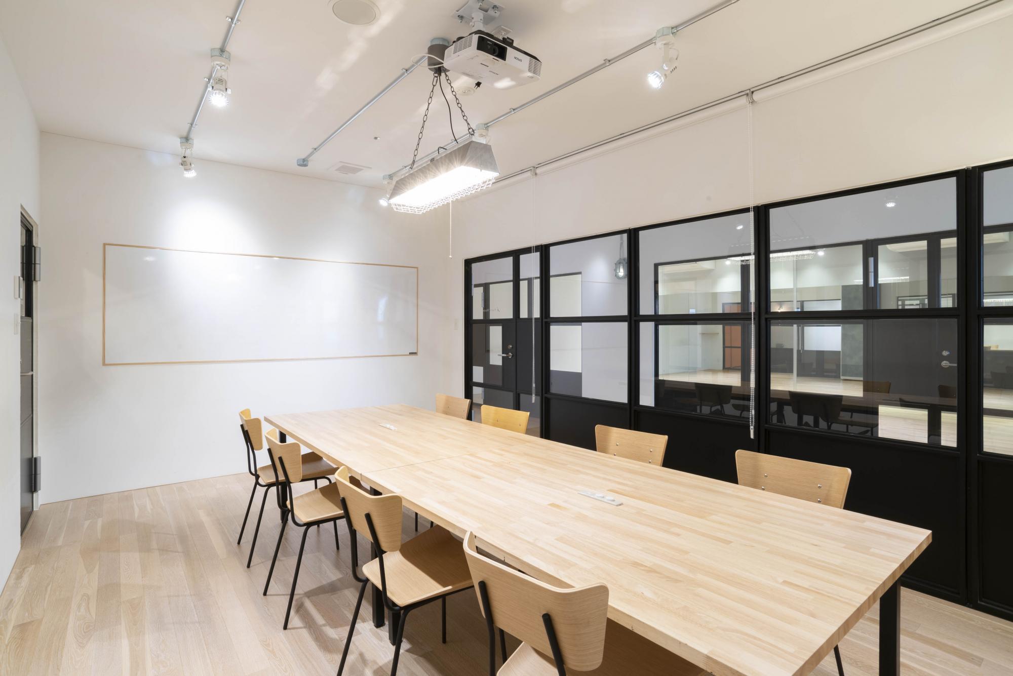 コドモとオヤのコミュニティ広場　ippo（いっぽ）