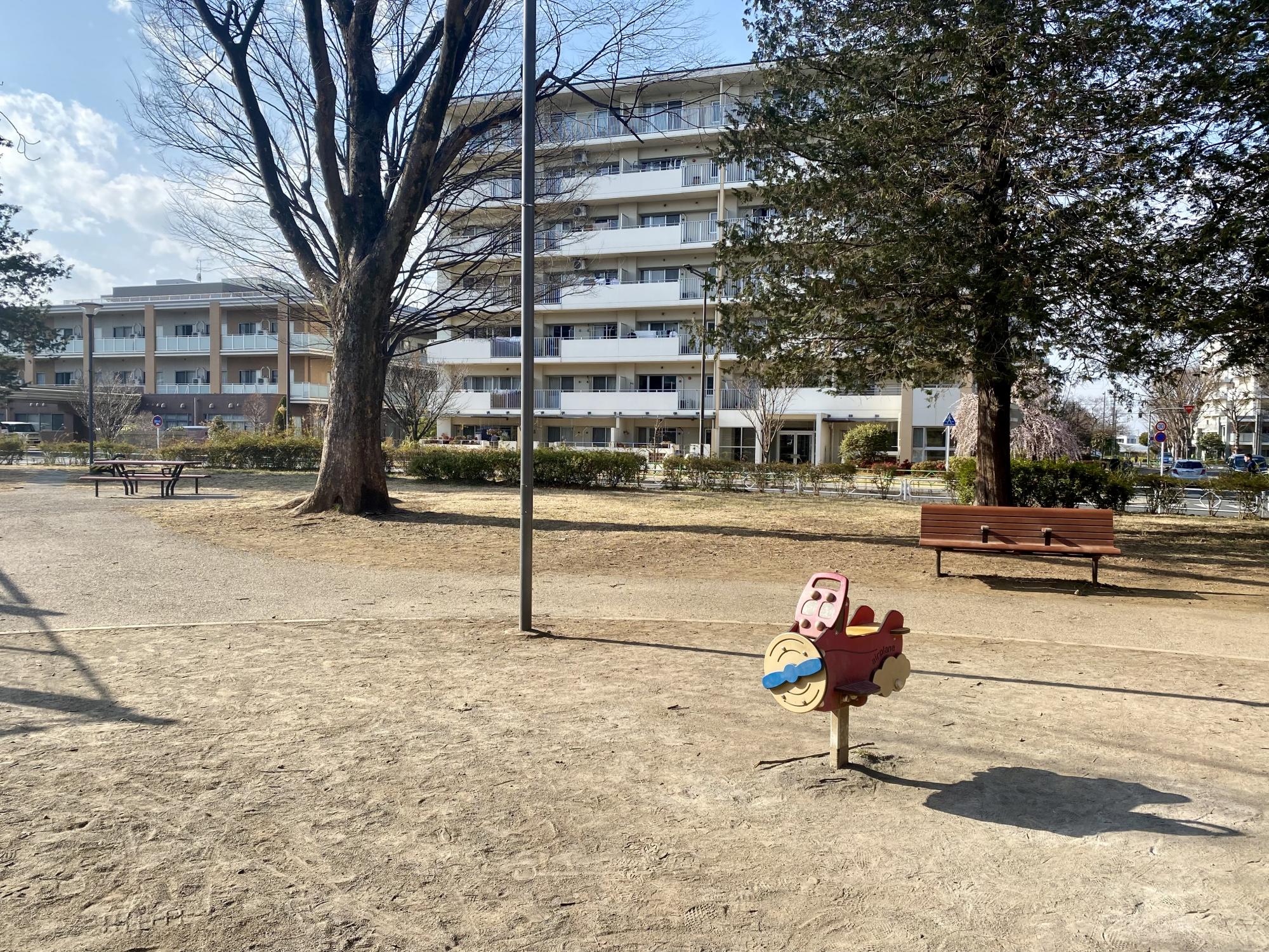 ひばりヶ丘団地南公園