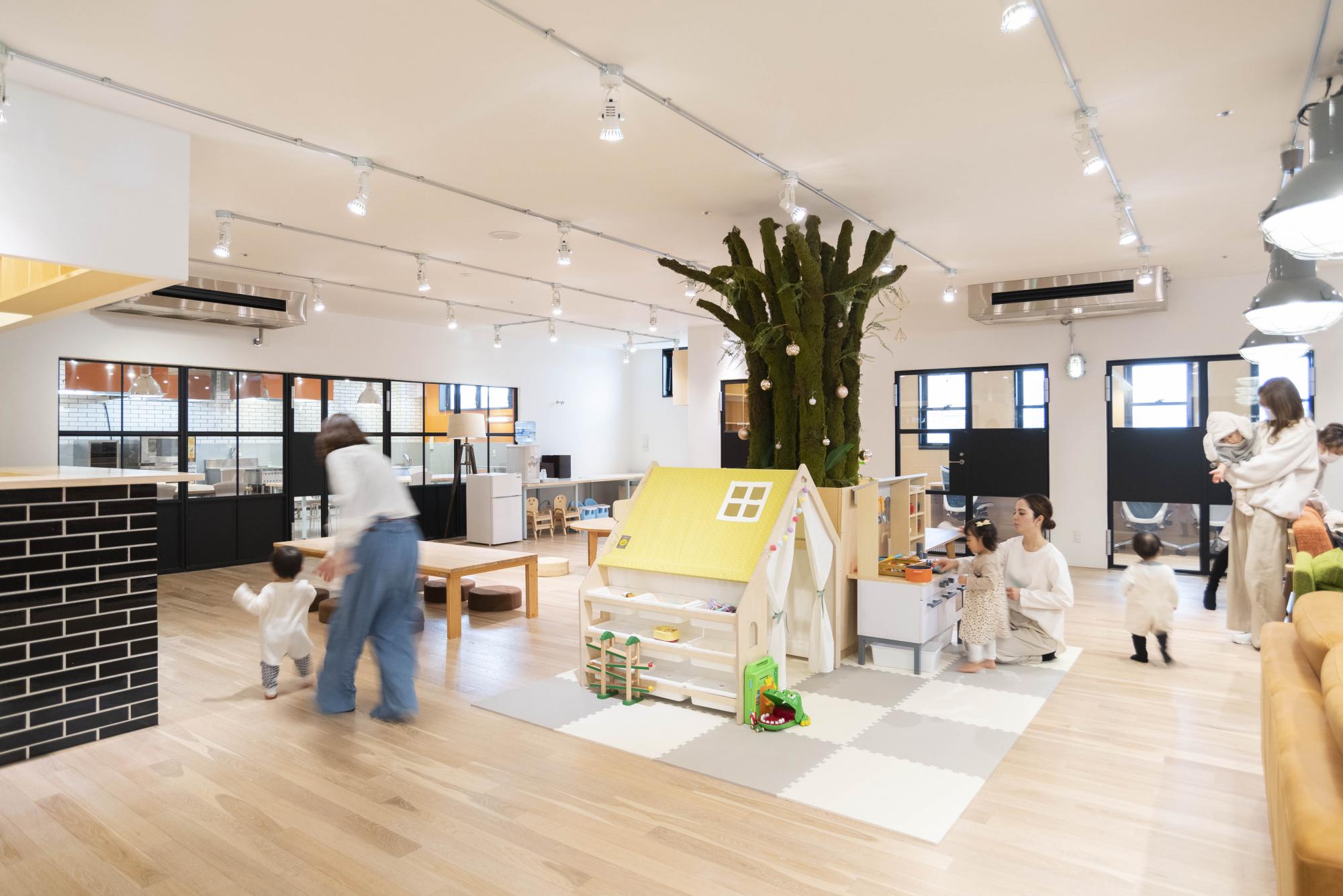 コドモとオヤのコミュニティ広場　ippo（いっぽ）