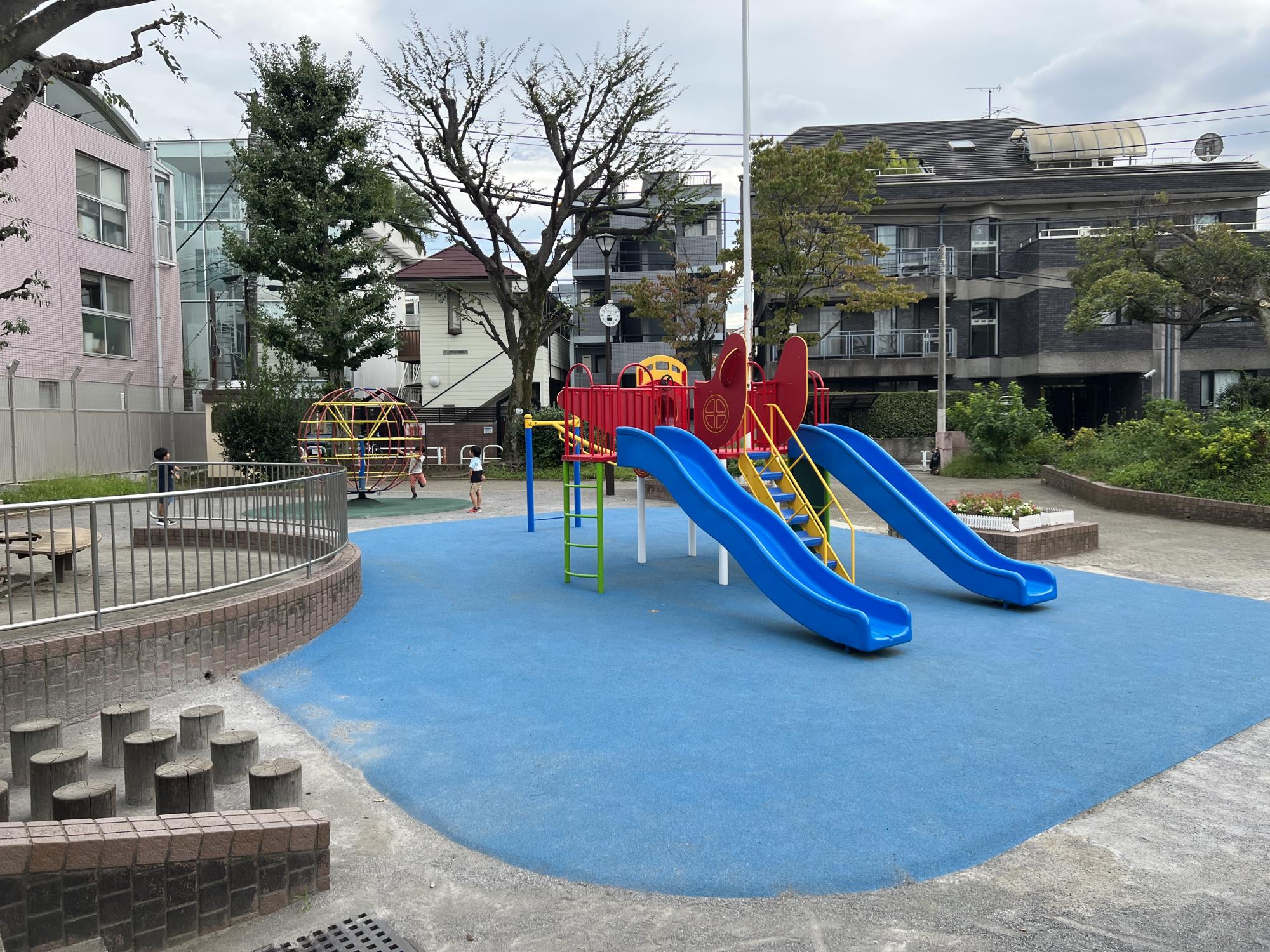 新宿区立矢来公園