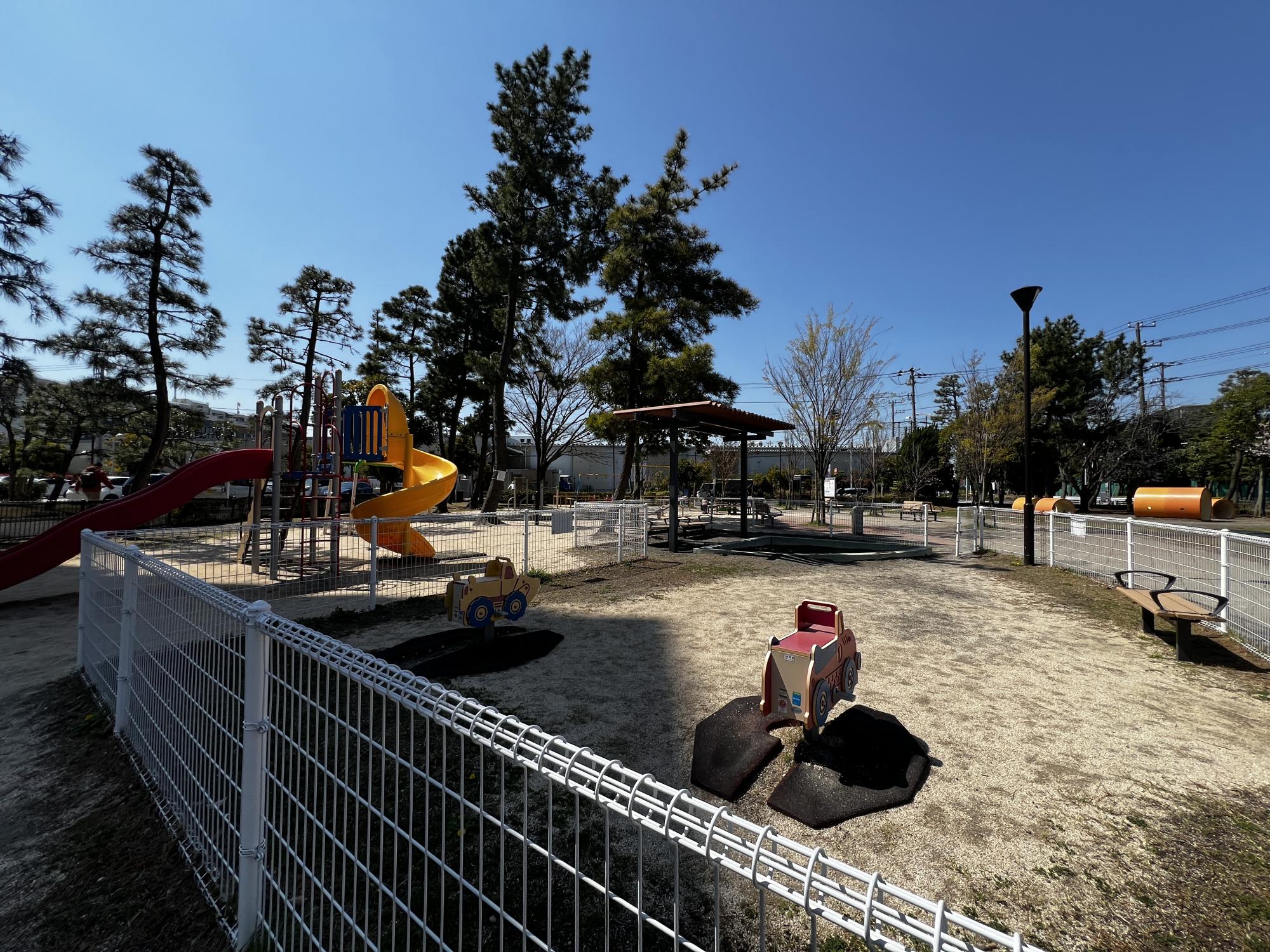 富岡第1街区公園（へび公園）