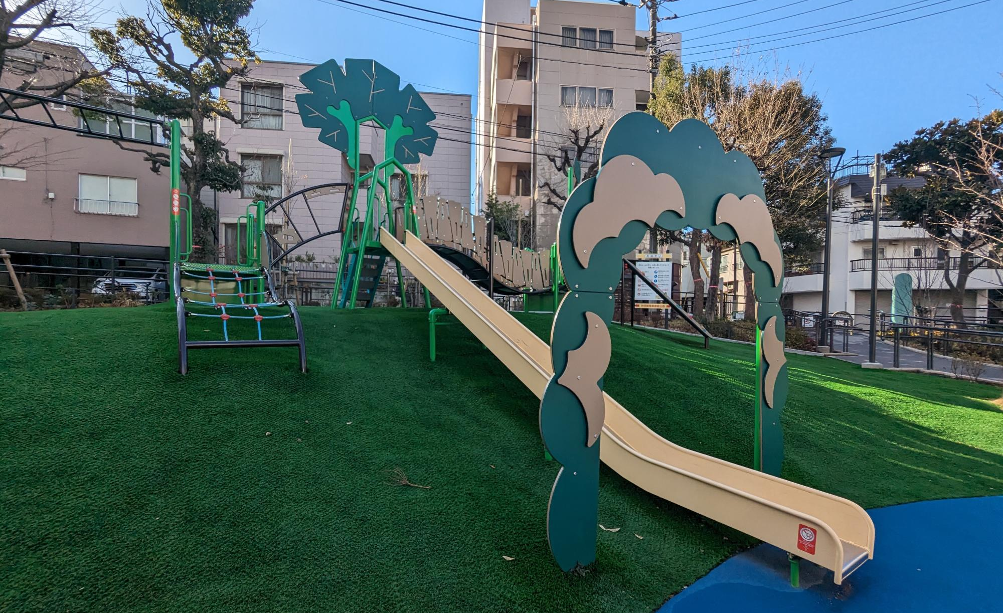 神明都電車庫跡公園