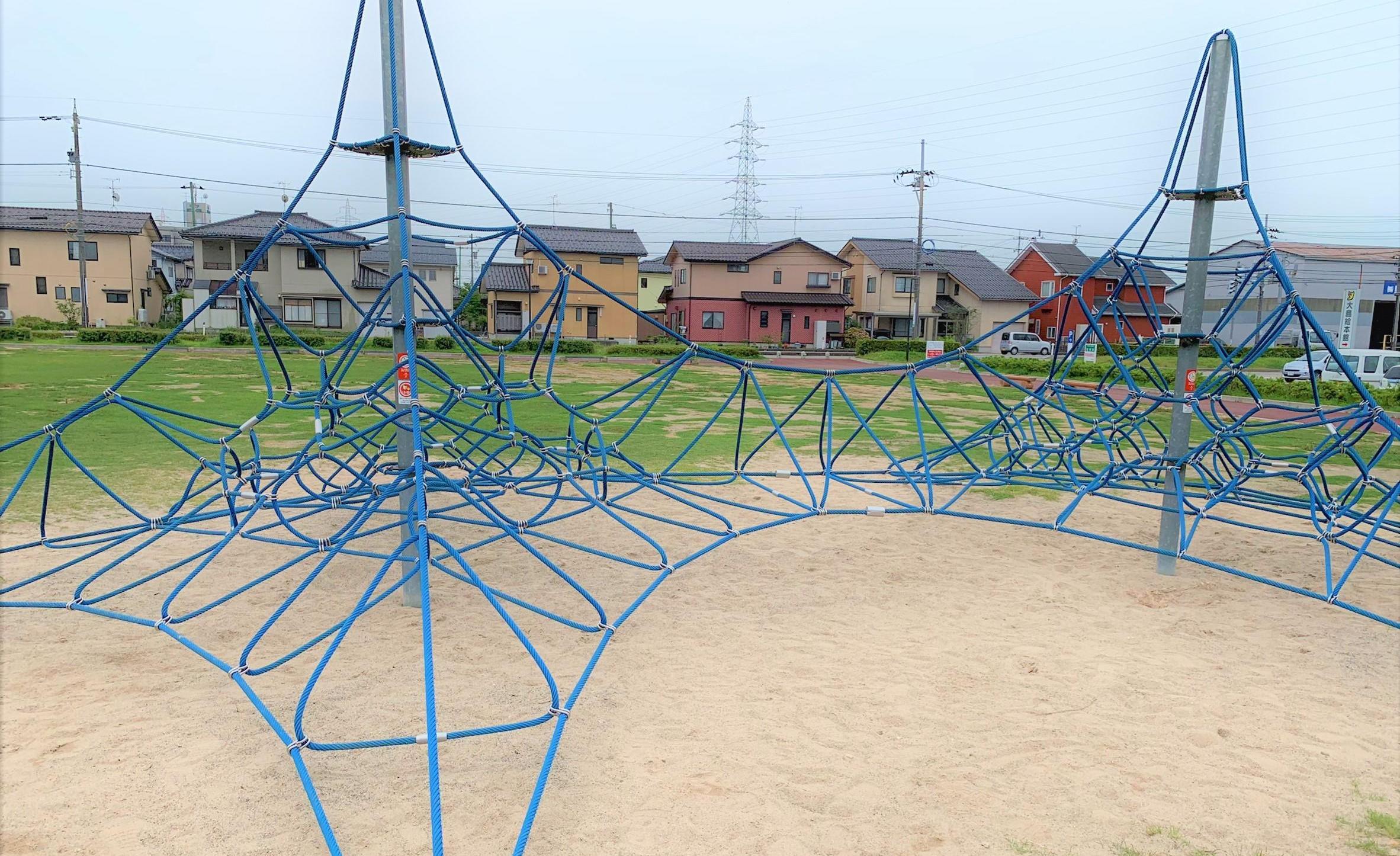 射水 公園｜大島中央公園・屋内遊具場「遊ぼ～館」