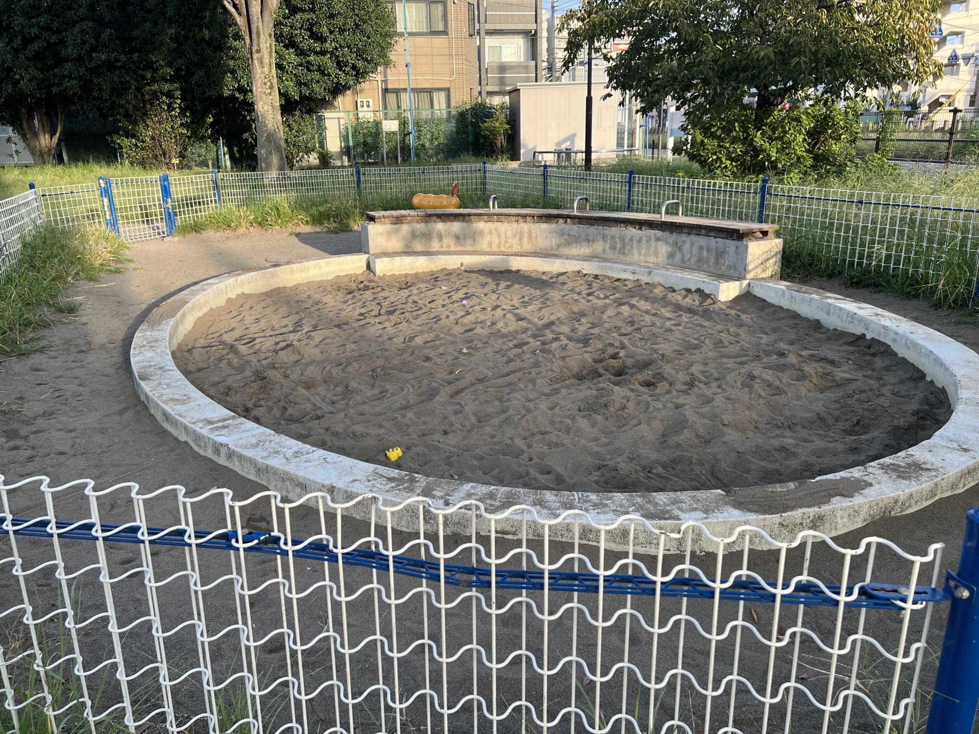 練馬区立電車の見える公園